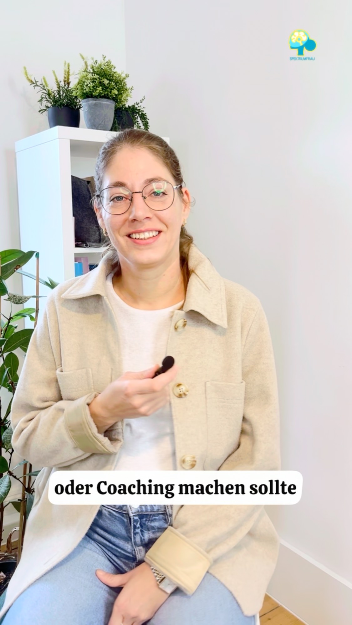 😱 Jetzt ist alles klar, oder?
Nein, natürlich nicht! 😉
So einfach lässt sich das nicht sagen. Oder doch?! 🧐
Wenn Du Dir einen echten Überblick verschaffen möchtest, welche Unterstützung für Dich gerade passen könnte, dann lohnt sich ein genauerer Blick.
In meinem neuen Blogartikel „Couch oder Coach“ findest du:
• eine detaillierte Gegenüberstellung und Auseinandersetzung
• typische Fehlannahmen
• und einen Entscheidungsbaum, der dir klare Fragen stellt, damit du herausfindest, was für dich im Moment geeigneter ist.
Wichtig war mir beim Schreiben des Artikel weder das eine aufzuwerten, noch das andere abzuwerten.
Es geht darum, Dir etwas an die Hand zu geben, damit Du eine Entscheidung treffen kannst, die deiner Realität und deine aktuelle Lebenssituation entspricht.
Den Link zum Artikel findest du in der Bio.
Lass mich gern wissen, ob er hilfreich für Dich ist. 🤓
Herzliche Grüße,
Anja
#ADHS #ADHScoaching #ADSHbeifrauen