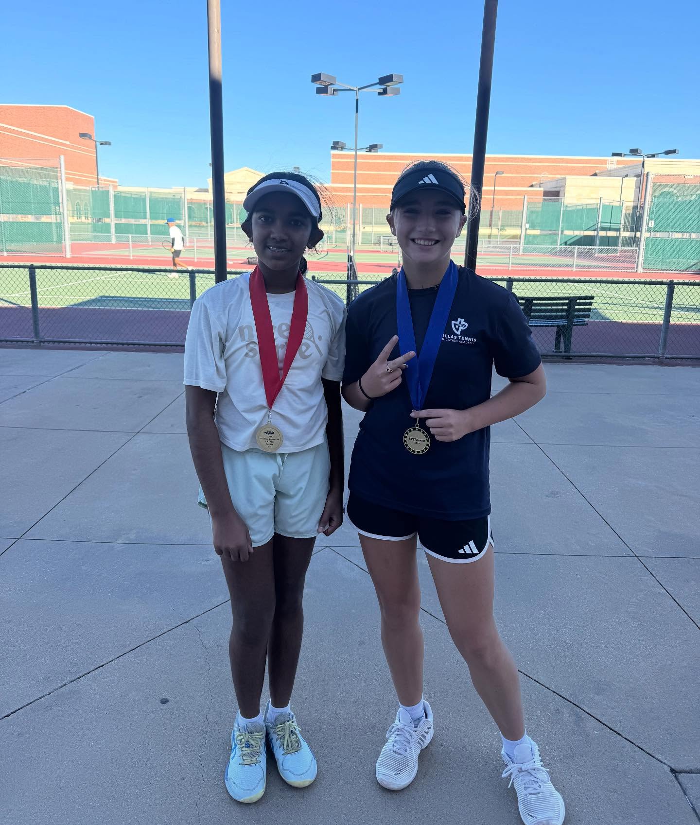 Hard work pays off! Congratulations to Mackenzie for winning first place at this weekend’s DTA L6 in Frisco! 🏆 After a long weekend of tough matches, she finished strong — we’re proud of you, great work! 💪
#DallasNJTL #DallasTennis
