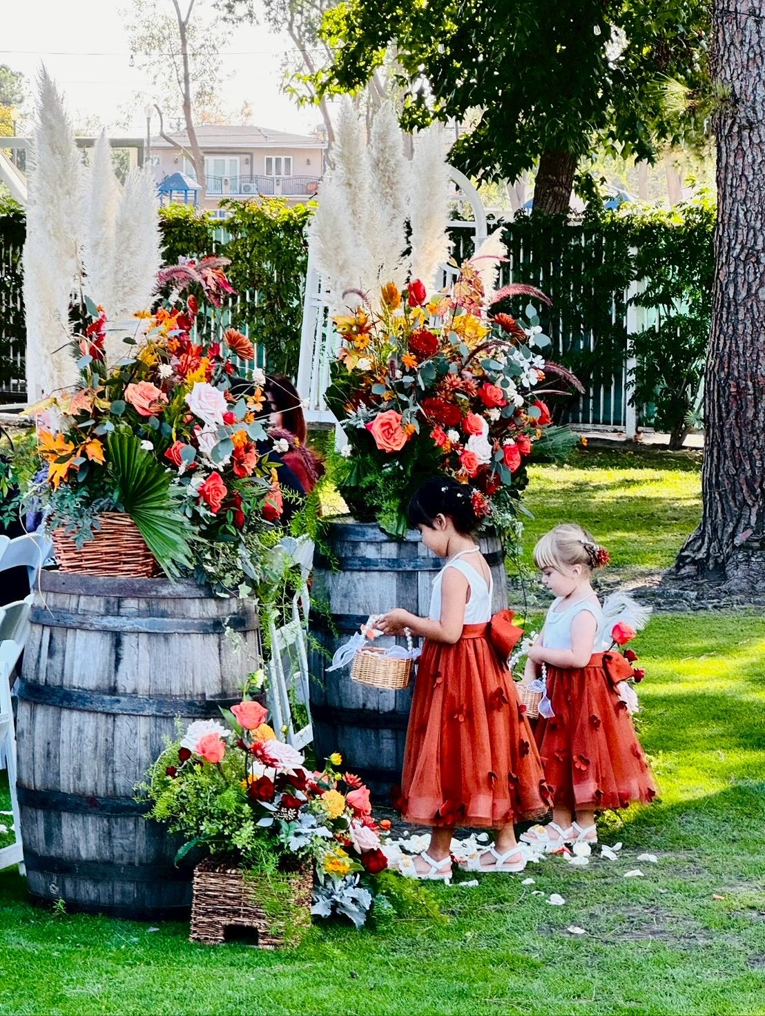 Sakura and Alec wedding 🧡🤎🍁🧡🩶💛
@eldoradoparkgcevents
10.26.2025
Cozy autumn wedding
#wedding #weddingflorist #florist #longbeachwedding #ocwedding #autumnwedding #haruechristy #autumn #love #bride #flowers #me #flowergirl #kids #girl