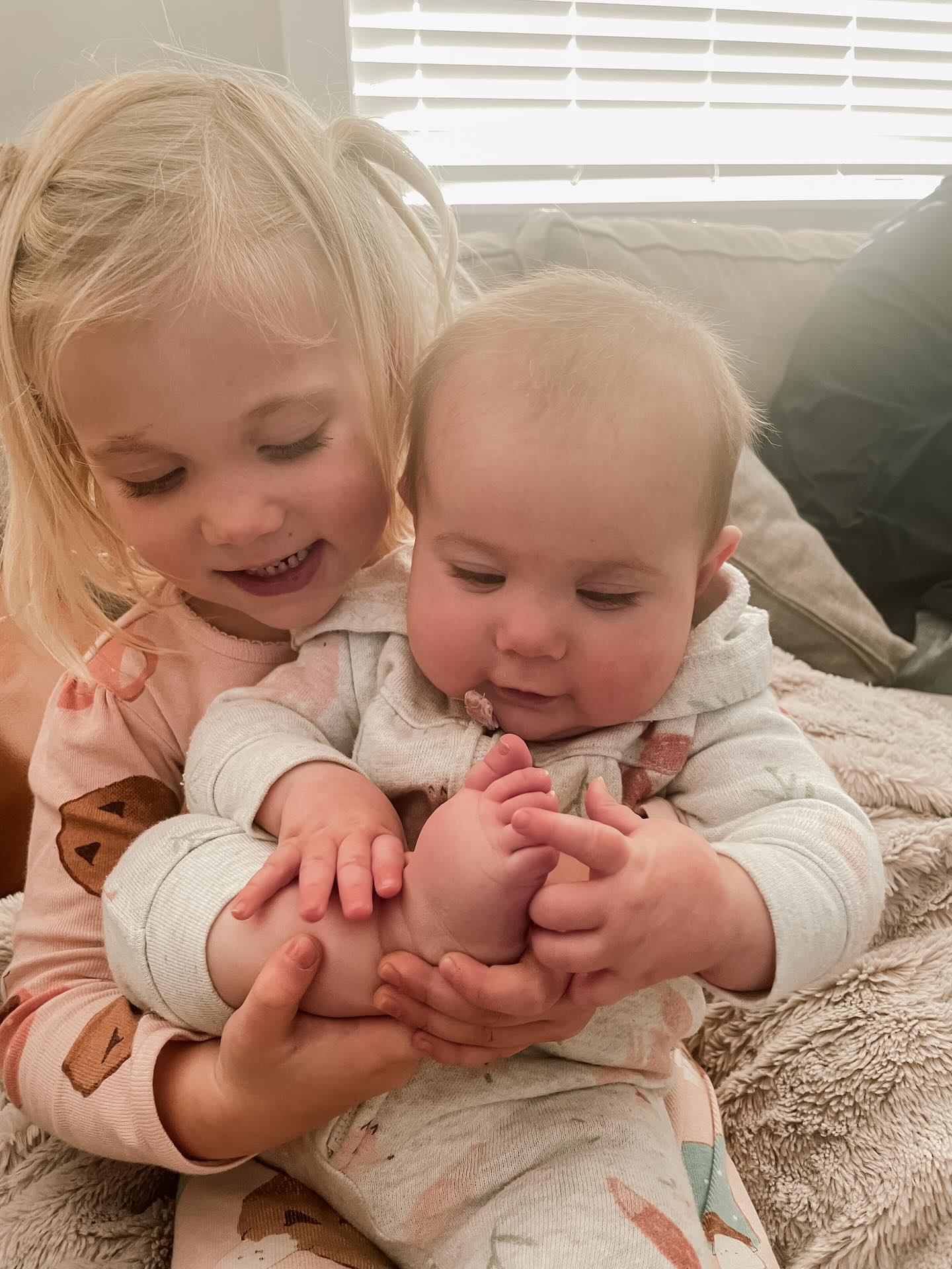 This week was a fun one!! We got a new baby in the family so we went to go meet my nephew. I’m obsessed with him already! We also went bowling and Oak was a champ! She picked up the bowling ball like she meant business 😂
•
•
•
•
•
#momlife #girls #girlmom #weeklyrecap