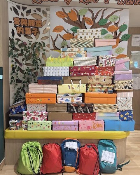💝 Small Gifts. Big Impact. Infinite Kindness. 💝
This November, Mighty Oaks is proud to support Box of Hope—where small gifts become powerful lessons in compassion.
Our children are learning that kindness isn't just a feeling; it's an action. Every box packed is a lesson in empathy, generosity, and real-world impact.
Box of Hope connects school children, businesses, and communities across Hong Kong and Asia to bring joy to underprivileged children. It's character education in action.
✨ Every child deserves joy
✨ Giving teaches us about ourselves
✨ Community changes lives
✨ Small acts create big ripples
Want to get involved? Donate, support our cause, or volunteer with us.
Because education isn't just about the classroom—it's about the character children build through real-world compassion.
Join us in spreading joy! 🎁
#BoxOfHope #Kindness #CharacterEducation #CommunityService #GiftOfGiving #HongKong #CSR #MightyOaks