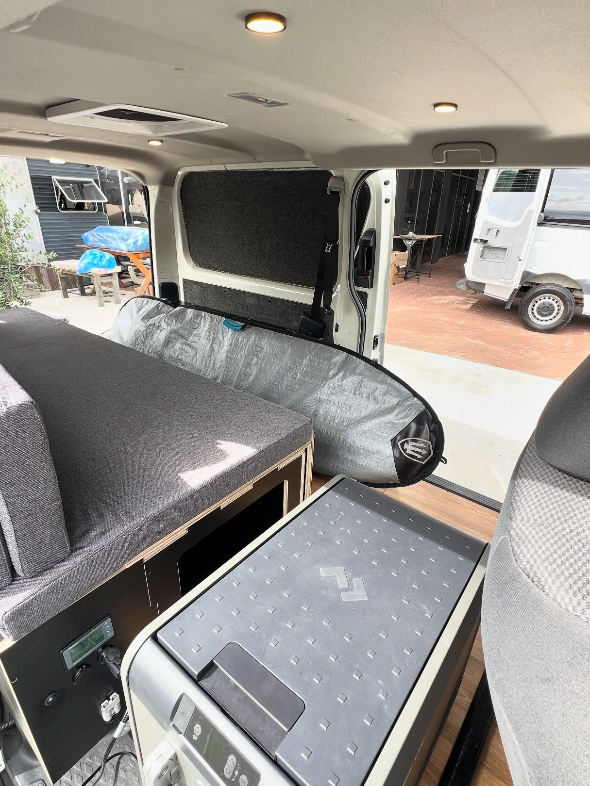 Toyota Hiace H300 ✅
Full conversion
Electric & lights
Flooring
Wall and insulation
Maxx Fan
Mattress