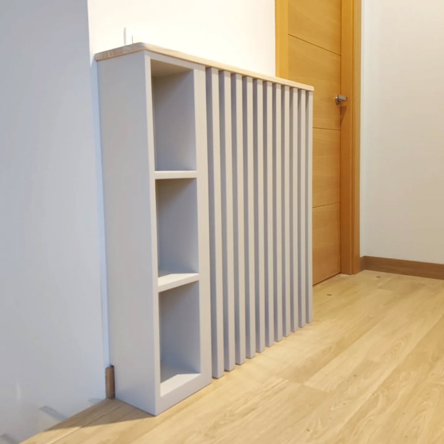 🎙️ Calentando motores🎙️
🌬️ Se acerca el fresquito.
🌡️Toca poner a punto la temperatura.
¿Eres de los que le gustan ver los radiadores?
Tenemos varias soluciones para ocultarlos 😉
¡Ven y cuéntanos! Te escuchamos.
#hogares
#acogedores
#almadeblues