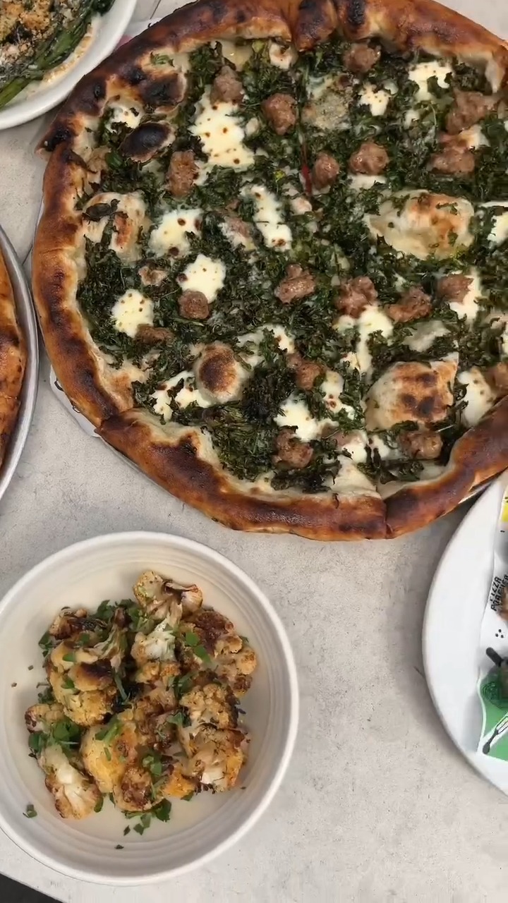 🍂🍕 Savor the season with @pitfirepizza's delicious fall menu—bold flavors, cozy vibes, and pizza you’ll crave all season long! Who’s joining for a pizza night? 🙌🔥