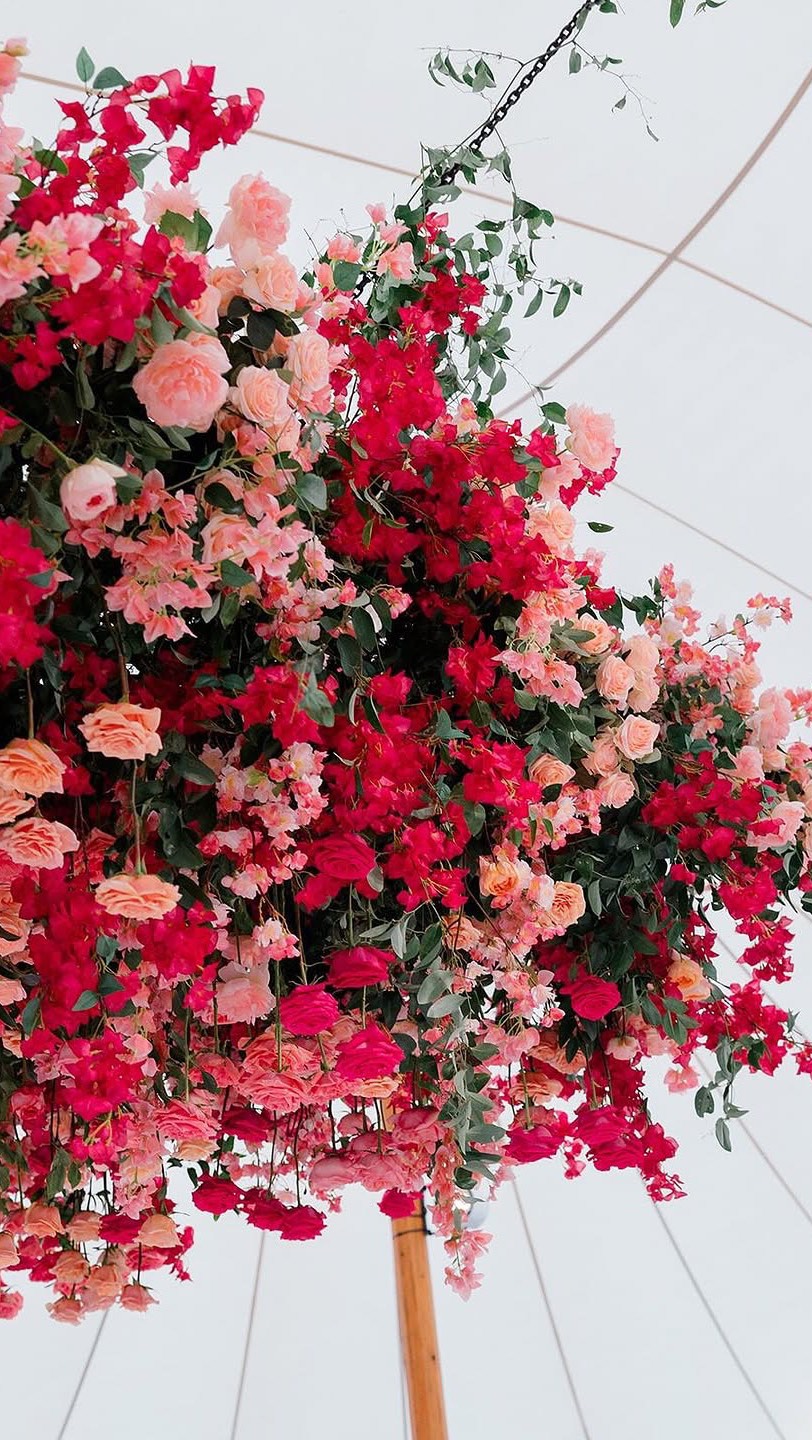 Celebrating Florals. As we near the end of Spring, here’s a tribute to some of the incredible floral artists and the beauty they create inside our Sperry Tents.
#sperrytents #tentedwedding #outdoorwedding #weddinggoals #weddinginspo #authenticsperrytentevents #weddinglove #flowerstagram #flowersofinstagram #floralart #fortheloveofflowers #corporateevent