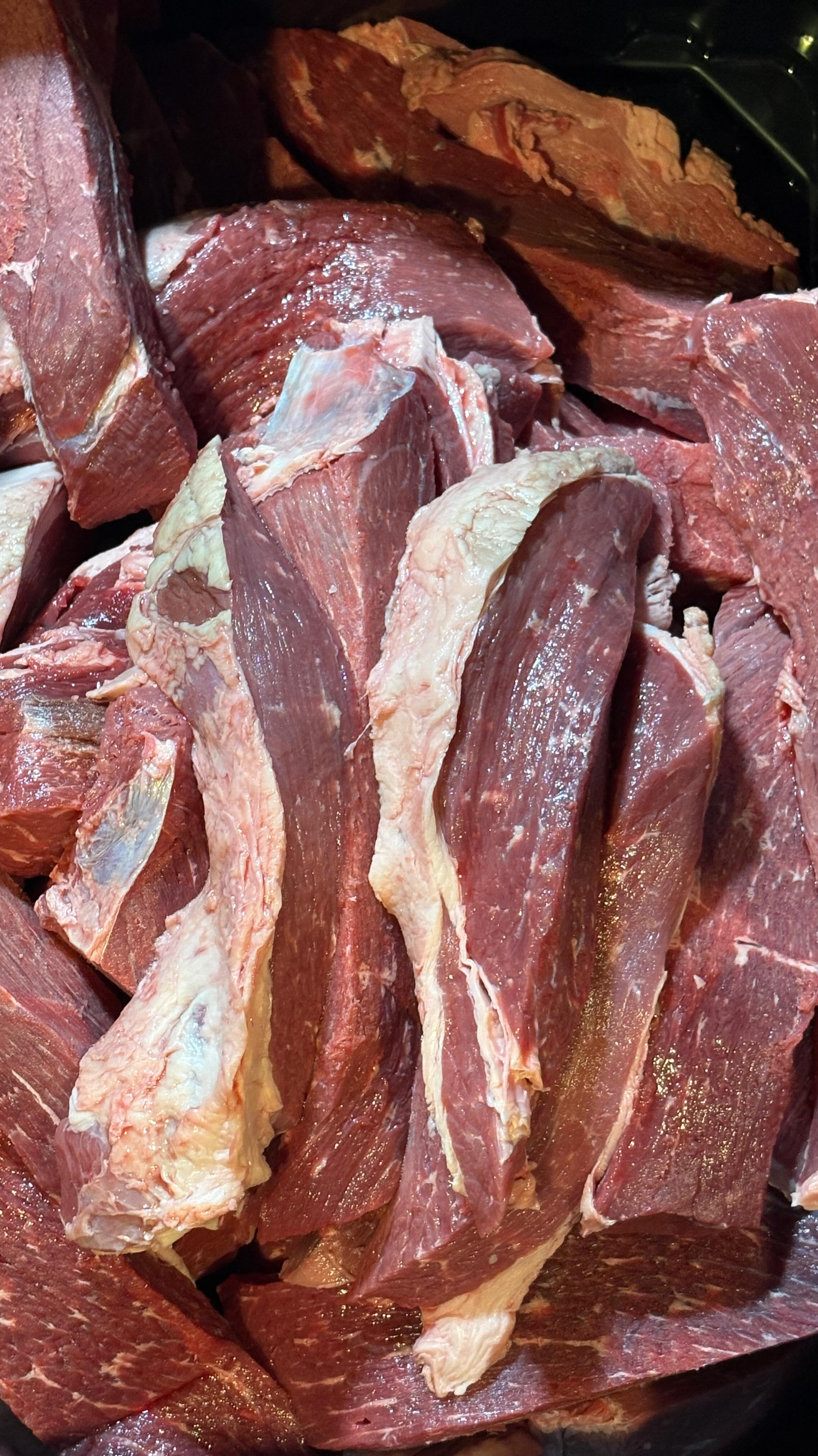 From the slab to perfect biltong cuts! 🥩Precision is everything when prepping beef for biltong — every slice affects the texture, flavor, and drying process.
Ever notice most butchers don’t wear gloves? 👀It’s not about skipping safety — it’s because they need to feel the meat, tendons, and bones to make precise cuts. Gloves can dull that sense and actually make it more dangerous when using sharp knives! 🔪
Watch as we break down the beef step-by-step, ready for the curing magic to come.
🎥 Pure craftsmanship. Real biltong prep. 👉 Don’t forget to like, share, and tag a friend who loves biltong!
#Biltong #BeefCutting #MeatPrep #SouthAfricanFood #BiltongMaking #ButcherySkills #steakation #cured #cut #artisan #butcher #island #local #foodie #fresh #bvis #meat #southafrica #taste