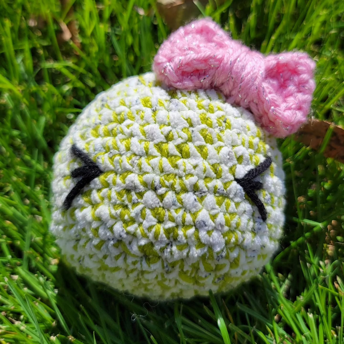 The weather is getting colder, and slimes are coming out of hiding! Always check your packs before you go adventuring.
#slimemonster #amigarumi #crochet #handmade #findfamiliar #dndmonster #cute #smallbusiness