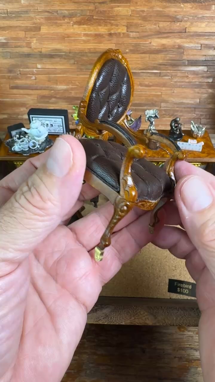 My @philadelphiaminiaturia show haul! It was an awesome show this weekend with terrific artists and amazing miniatures! Collab pottery/wicker bowl @danielefalvo_miniart @genzianabellewickerminiatures, basket of flowers and fruit @cristina_hampe_minis pair of Georgian tables Gilbert Mena at @tinydollhousenyc teapot pouring tea @the_oldcrookedhouse ink stamp kits @miniature_popup_book_new pill case @itsybitsyministore pair tufted leather chairs by JBM found at @miniaturedesigns copper watering can Pete and Pam Boorham bronze and silver statues by Joseph Adotta #Dollhouse #Miniatures #Dollhouseminiatures #MiniatureShow #showhaul #Art