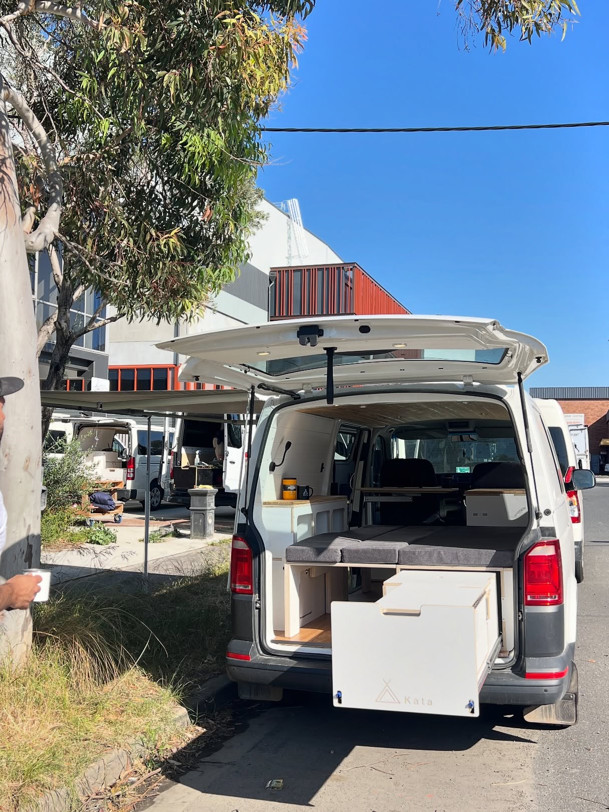 VW Transporter ✅
@fiamma__official
Interior
Surfbox kit
@dometic fridge
Double standing desk @lagunroadlife
#KataTransporter #vwTransporter #campervanvw
