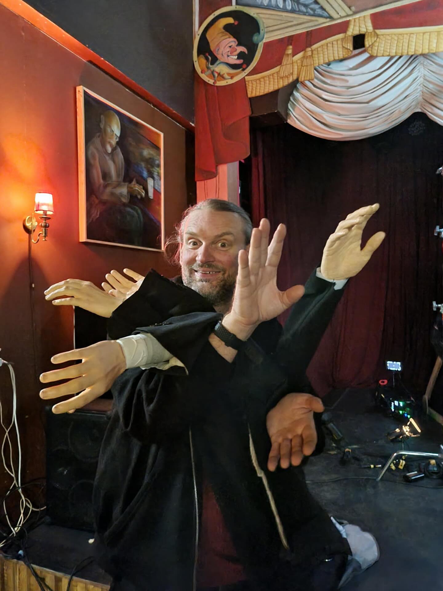 Just nu händer en hel del. Hö hö. Rolig filminspelning med bra människor.