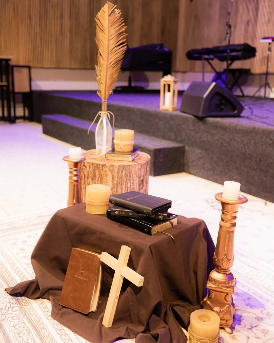 Na sexta, dia 31 de outubro, o MAD viveu uma noite incrível de comunhão, alegria e criatividade na nossa Festa à Fantasia com o tema da Reforma Protestante! 🙌
Com figurinos inspirados e corações cheios de fé, relembramos esse marco da história cristã, mostrando que viver o Evangelho é a maior transformação. 💡
Entre palavra, louvores e muita diversão, celebramos juntos tudo o que Deus tem feito em nosso meio! ❤️