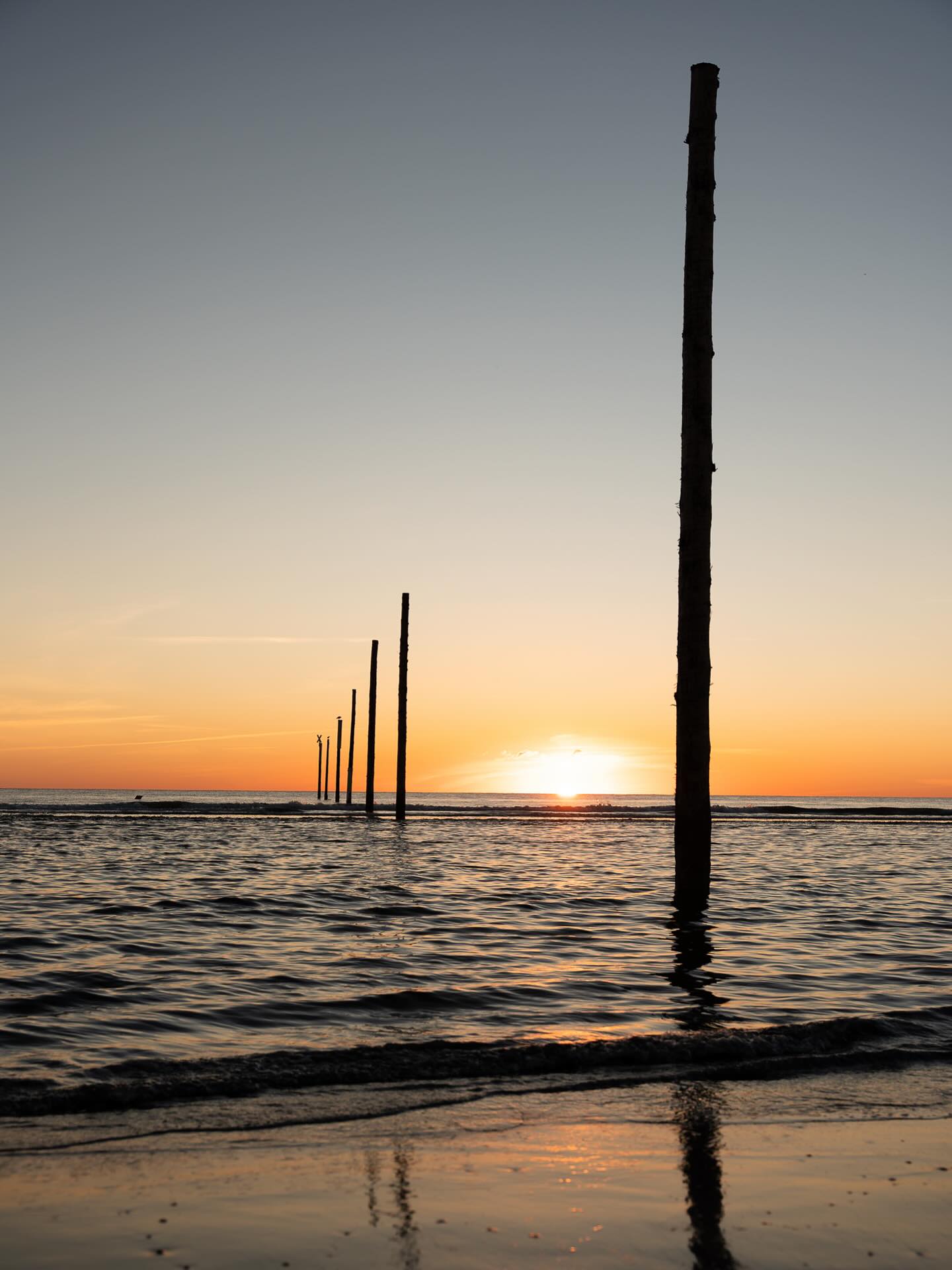 Golden hour hits different in St. Peter-Ording 🌅
@art_tokarev
#Gkakiteworldtour #gkayouth #GKAWorldtour #stpeterording #vwn #partnerdersurfer #volkswagen_journey #californiawelt #autostadt #koenigpilsener #kitesurfing #bigair #waterkant #rewe #californiakitesurfmasters