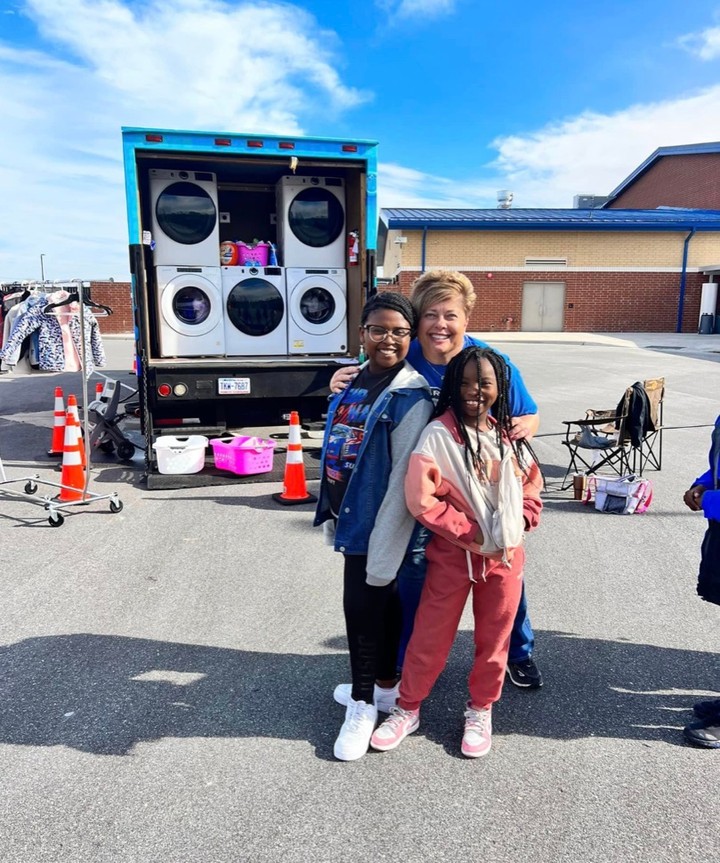 This is why we’re building the new trailer.
Because every clean load creates a smile.
Because dignity should never depend on circumstance.
Learn more about Suds 2.0: www.sudsoflovetruck.org 💧
#SudsOfLove #Suds2point0 #MobileMinistry #KindnessInAction