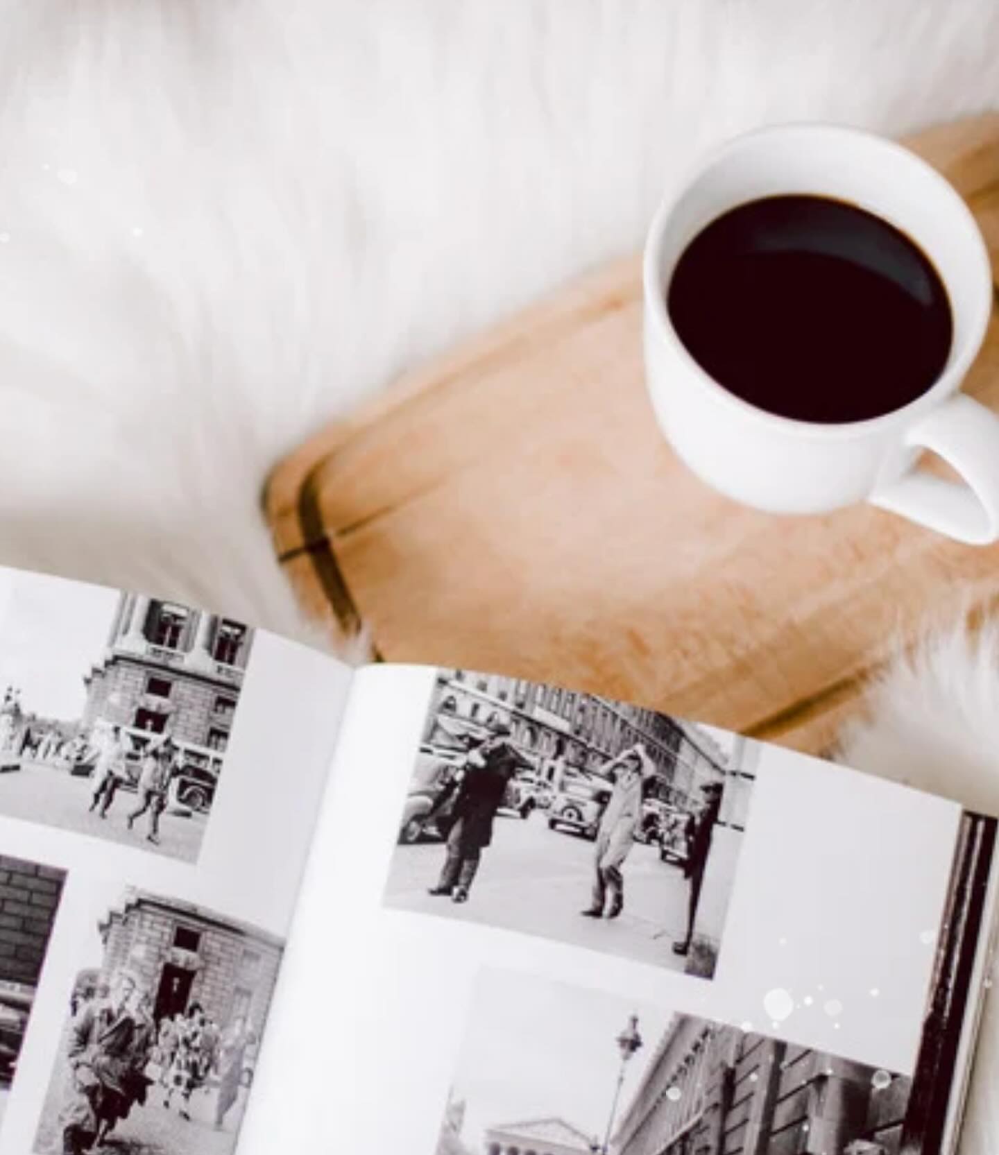 Kahvi ja kirja.. aina hyvä idea.