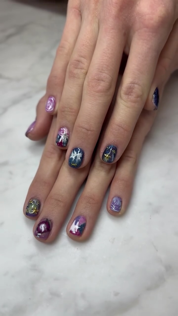 Cosmic dreams at your fingertips 🌌✨💫
This hand-painted set features swirls, moons, and stars with galaxy tones of purple, blue, and pink — a little universe on every nail. 💜🌙⭐️
#BondiNails #GalaxyNails #CosmicNails #StarryNails #HandPaintedNailArt #NailArtSydney #CelestialNails #SpaceNails #NailInspo #UniqueNailArt #NailDesigns #NailsOfInstagram