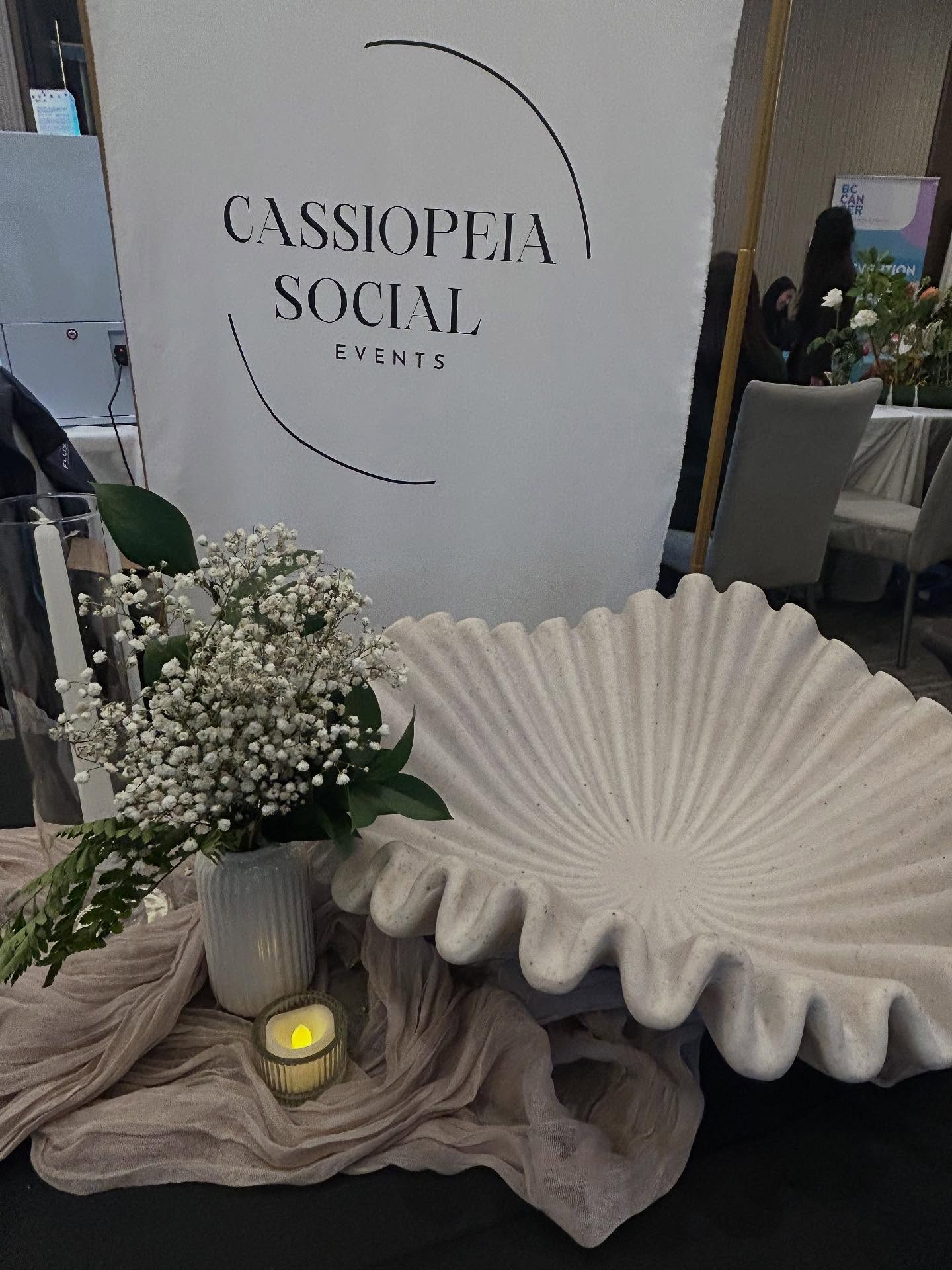 Not only do we offer planning and coordination
we also bring those extra touches that make your tables feel complete.
From lamps and card bowls (because you don’t always want the classic box)
to bud vases, mirrors, and more.
We love showing up with those little details that pull your vision together and make your day feel uniquely yours.