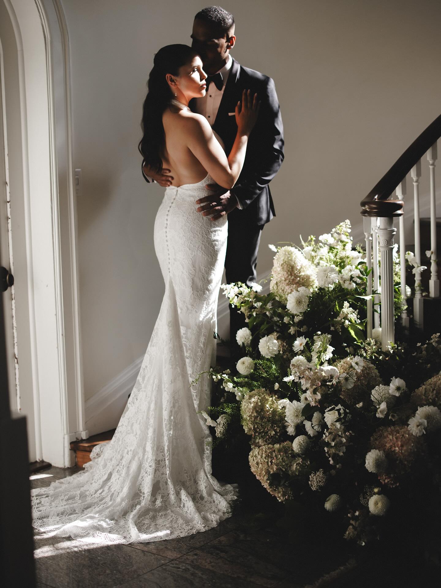 Beyond logistics management and design, organizing a wedding means creating unforgettable moments with our couples. 🤍
Au-delà de la gestion logistique ou de la réalisation du design, organiser un mariage c’est créer avec nos mariés des moments de vie inoubliables 🤍
The Team:
Photographer: @brentcalis
Planner: @erikaco.events
Venue: @manoirdavis
Flowers: @oxide_design_floral
Dress: @madewithlovebridal @la.jolie.robe
Bridal shoes: @jimmychoo
Hair & MUA: @atelierevablanca
Suit: @classyformalwear
Rentals: @groupeabp @tenuedesoiree_
Tent: @sperrytentscanada
Catering: @nouveaustandard.mtl
Bar: @nouveaustandard.mtl
Dj: @truspin_
Content creator: @mtlcontentcreations
Cake: @rhubarbe_mtl
Band: @tuxedo_swing_productions
Rings: @prouddiamondofficial