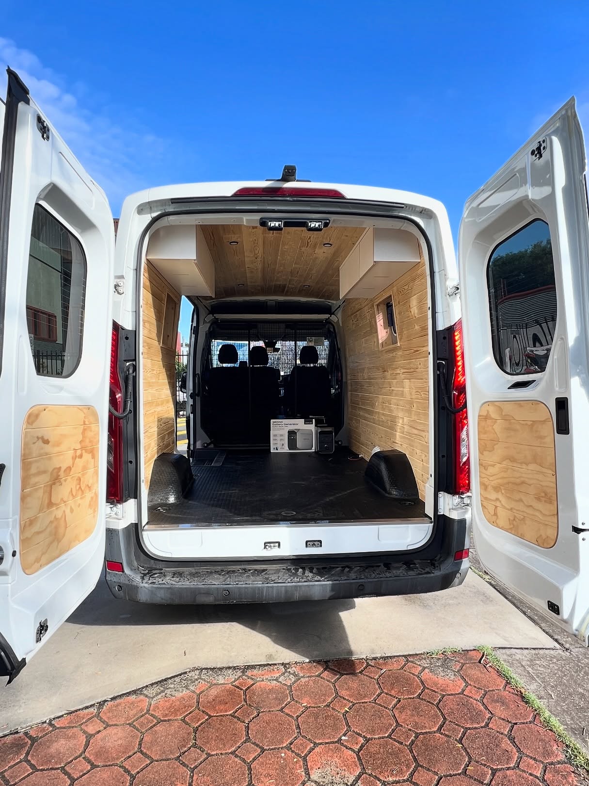 WIP
Insulation
Walls
Window
Head cabinets
Electric
And more 🪜