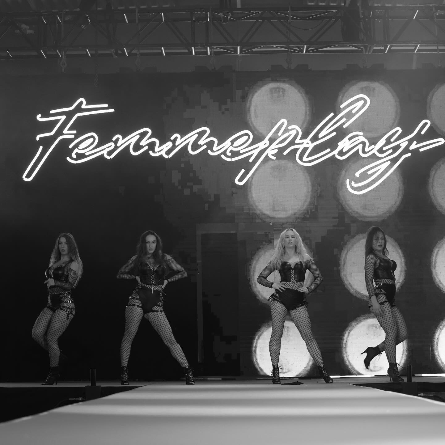 Ohlédnutí za @erofest.cz 2025 🔥 energie která sásala ke stropu @pvaexpopraha
Tak co myslíte, vidíme se 2026? 💭💥