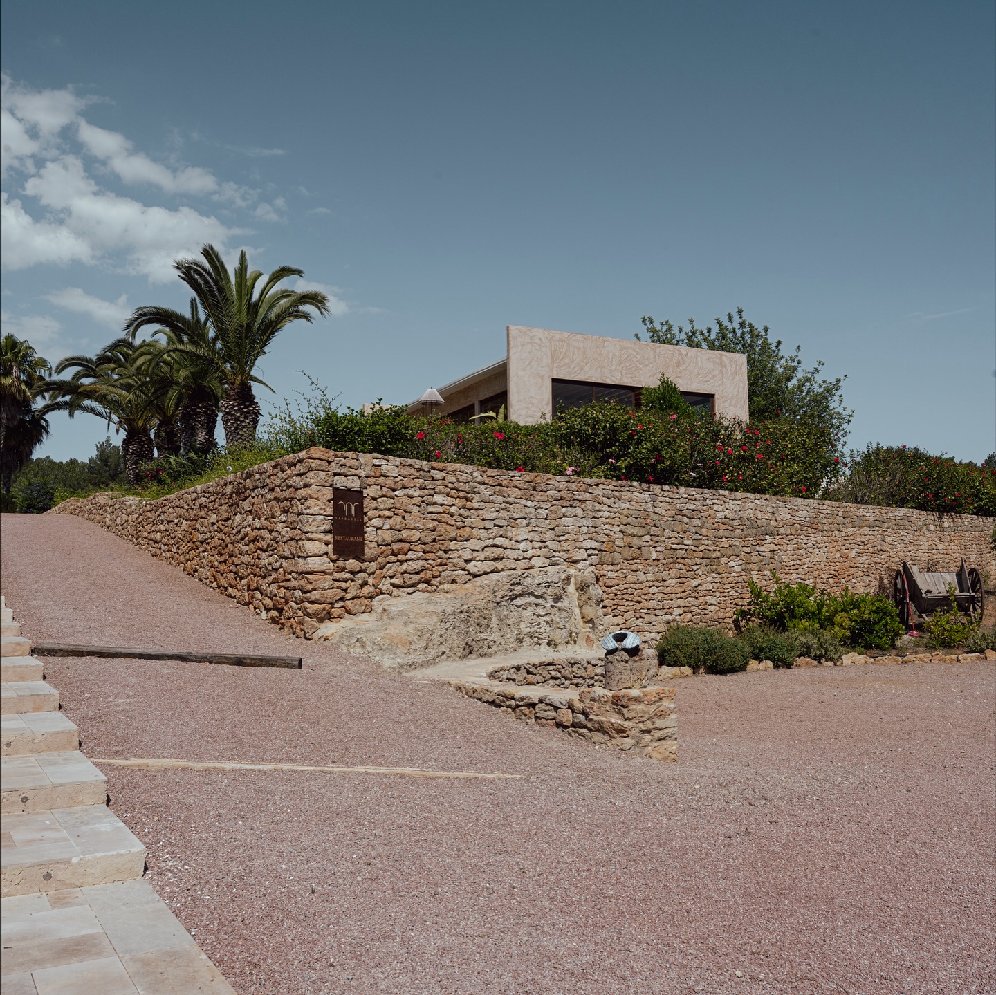 It’s Monday again and we are back to welcome you into our spa nestled within @safragellhotel 🤍 Whether you’re looking to move your body with a reformer pilates class (Monday-Saturday), gymsession or yoga class or an ultimate relaxing day with or without a signature treatment (from Tuesday-Saturday), you’ve came at the right adress🧖🏼♀️ A combination of all above is of course a possibility too, please visit our website for more info; www.amarawellnessclub.com
#amarawellness #wellness #wellnessibiza #ibizawinter #ibizawinterresidents