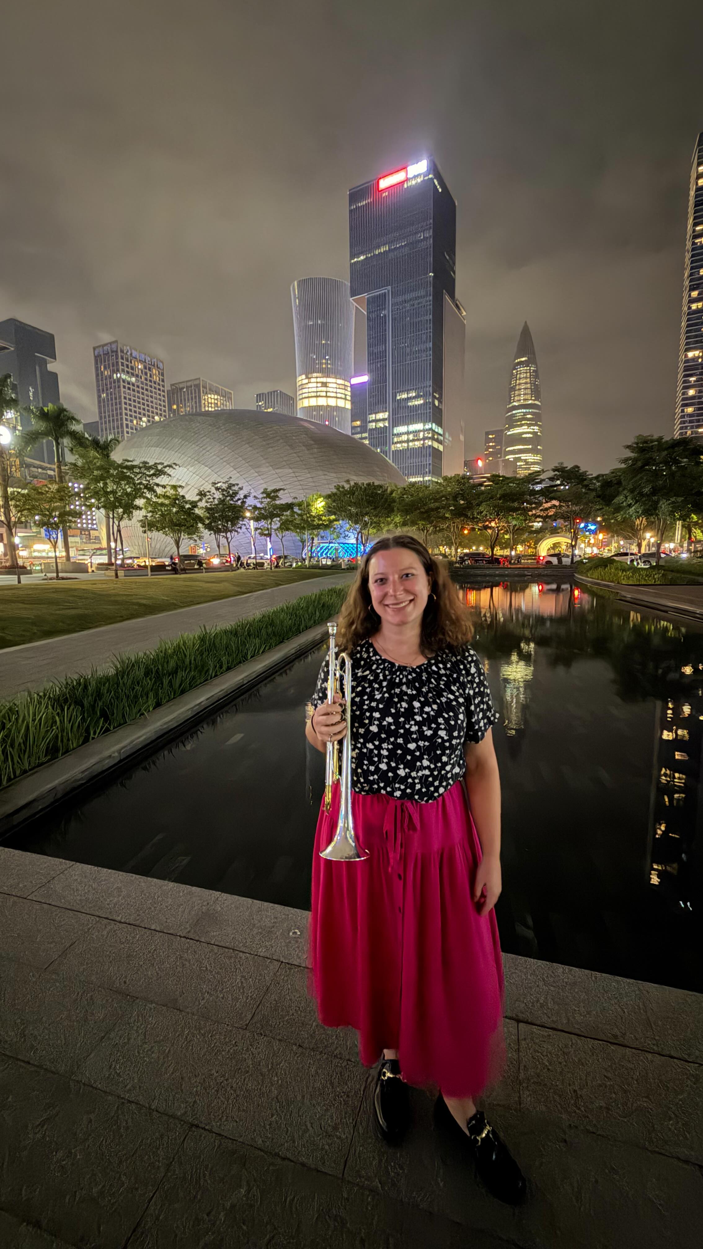 Shenzhen you were so fun! Coffee festival was incredible, all the food was so great, the hike was beautiful, and the shows were so fun even though we were in the remote pit and didn’t get to see all the cute kiddos peering in to the pit every night. Thank you to all of our fans who followed us here from Dongguan and see you next time 😃🎺
•
#musicianlife #katesonthemove #charlieandthechocolatefactory #willywonka #trumpetplayer #trumpet #broadwaymusician