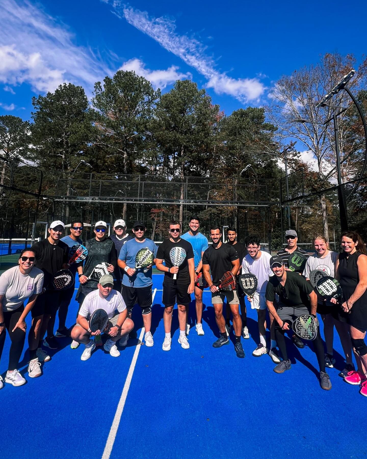 🎾 Flash Tournament Recap | Alpharetta
Another incredible weekend on the court, with lots of energy, rallies and a great sense of community! 💥
🏆 Beginner Division:
🥇 @kevinmbg & Alexander Gonzalez
🥈 Steven Lukeder & @jumexjones
🔥 Intermediate Division
🥇 @lui79 & @albertojavierba
🥈 @lefa1970 & Andrés Ferrer
Congratulations to all the players on an amazing tournament and great sportsmanship!
Stay tuned for our next event!
#RacketSocialClub #PadelCommunity #PadelLife #PadelAlpharetta #FlashTournament #PadelInTheUSA