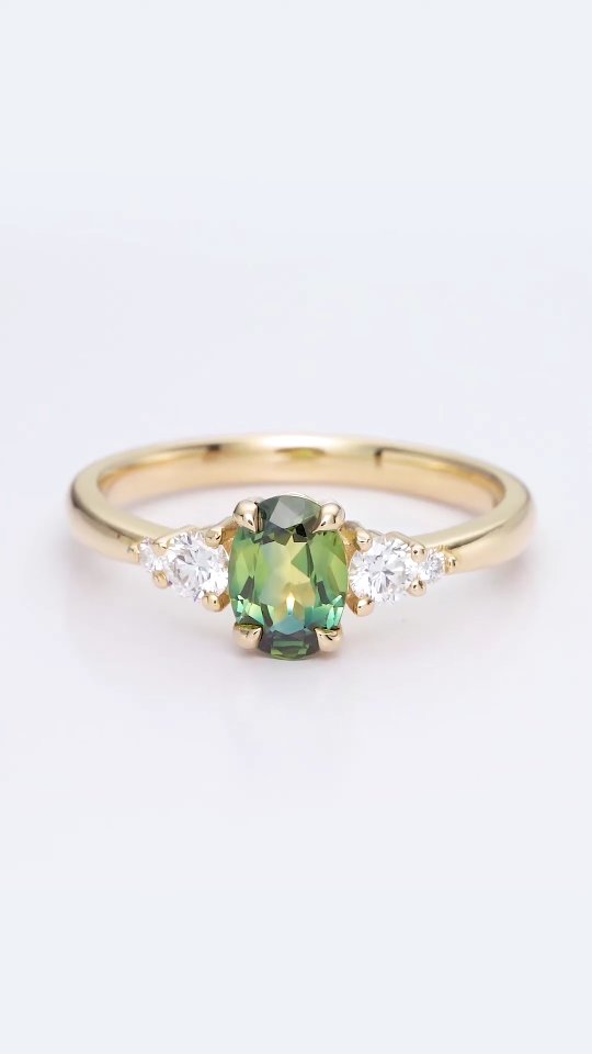 Introducing: ✨Amara✨ Based on my best selling Ayla ring but with a beautiful oval centre stone.
One of my favourite things about the work I do is the privilege of getting to work with some really special natural gemstones. The combination of green, blue and yellow in this particular Australian sapphire stone is mesmerising 💚💙💛💍👀
Ethically sourced from the one and only @capricorngems