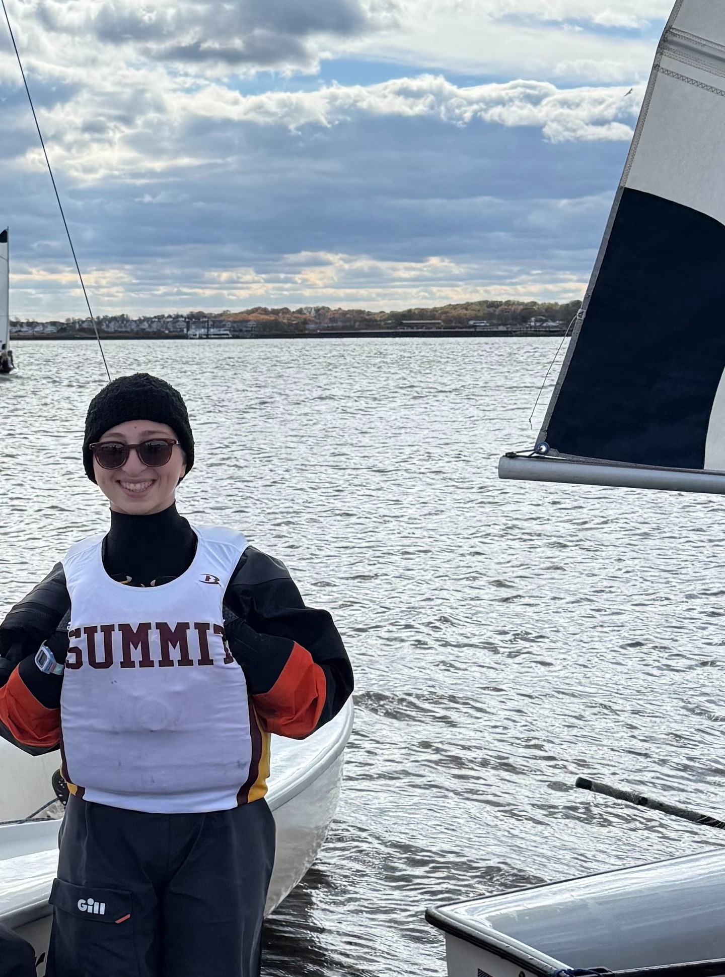 Last Monday at the Raritan Bay Foundation awards dinner and fundraiser, Elodie Hellmuth (‘27) was selected at crew of the year for the Raritan Bay Sailing Foundation which is comprised of eight schools (Summit, Chatham, Pingry, Seaton Hall Prep, Delbarton, Ridge, Saint Elizabeth and Gil Saint Bernard).
Elodie Hellmuth and Brynn Penque will be traveling to Norfolk, VA to represent Summit at the MASSA all female regatta this weekend!