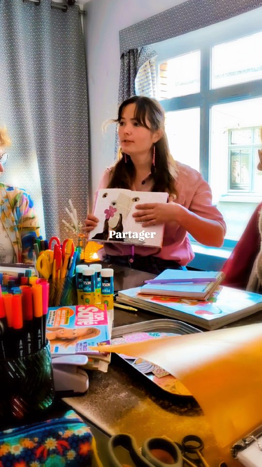 Et aussi surtout faire ces choses qui nous ressemblent, qui nous font du bien et qui nous animent parce qu'on sait qu'elles nous font du bien et non pas parce qu'on nous a dit qu'elles nous feraient du bien... Si tu vois ce que je veux dire. 😅
Parfois, à trop demander ou écouter les conseils des autres, on n'arrive plus trop à savoir ce qui fonctionne vraiment pour soi. On croit tout faire de travers et on désespère parce que pour nous ça marche pas... "alors que ça devrait"
Et c'est normal, le self-love c'est pas la même chose pour tout le monde !
Pour plus d'inspiration Self-love, follow me comme on dit.
Et sinon il ne reste plus que 4 places pour l'atelier su Self-love club à Béthune le 22 novembre de 15h15 à 17h45.
1h de Coaching en groupe, pour explorer et définir ensemble ce à quoi pourrait ressembler l'amour de soi. On évoquera aussi la différence entre estime de soi et Confiance en soi.
Puis on créera ensemble un calendrier de l' avent personnalisé pour mieux s'aimer et s'écouter cette année pendant les fêtes ! Prête pour l'aventure ?!
Rejoins-nous 😍💜