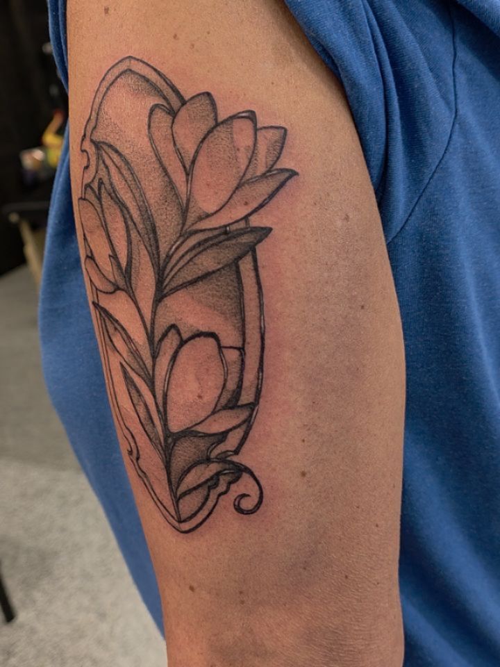 Some recent projects and in progress stuff!
Forever thankful for everything and everyone during this weird time, thankful you still put me in your budget and continue to come back, I love you guys :)
Make sure you get more tattoos to stay warm for the winter, book @paradoxtattoostudio for soonest availability with the homies :) love you guys