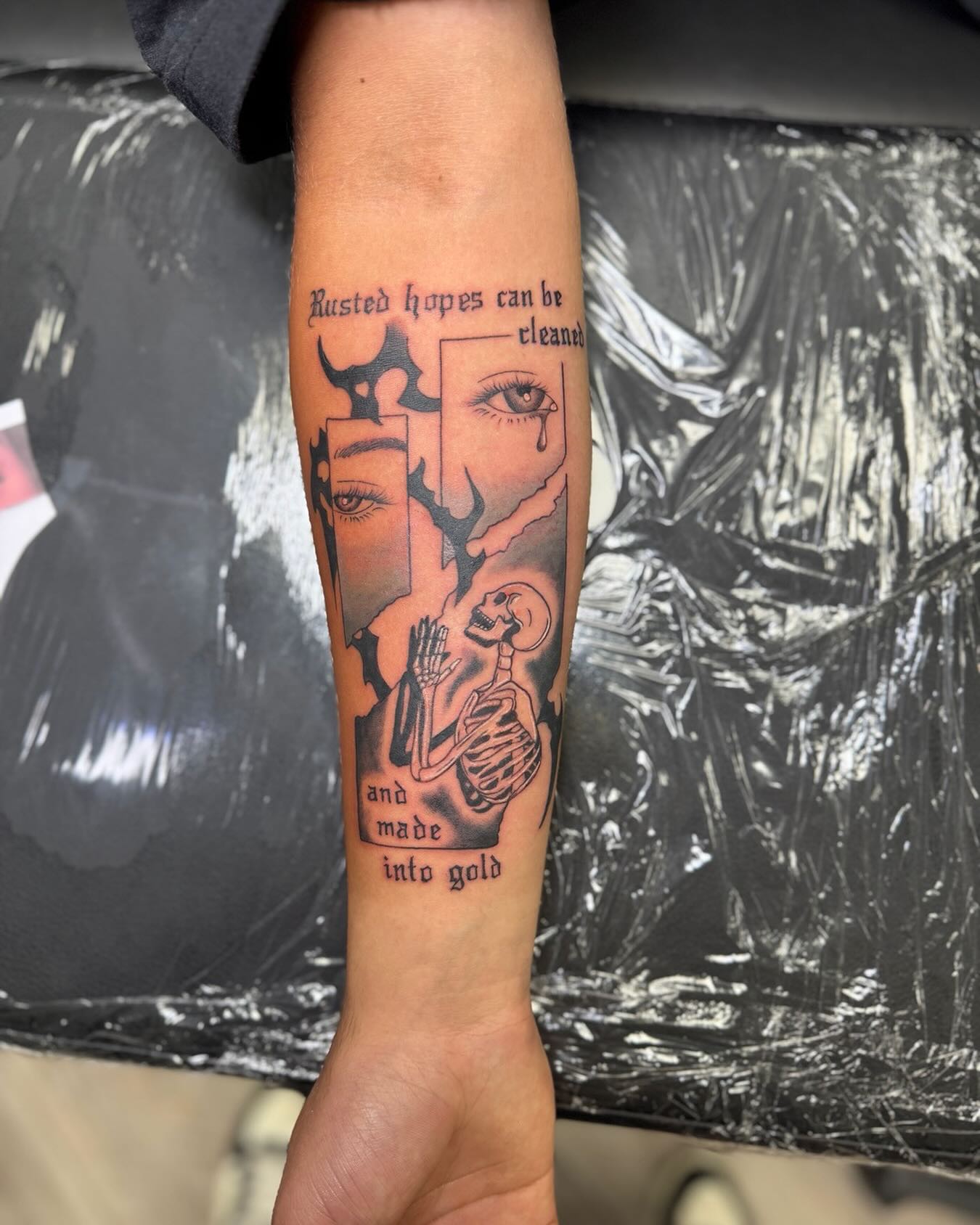 Check out this fun piece by Kelsey
@kelserintattoos
To book with Kelsey
Request an appointment at
TitanTattooNashville.com
#surrealtattoo
#letteringtattoo
#skeletontattoo