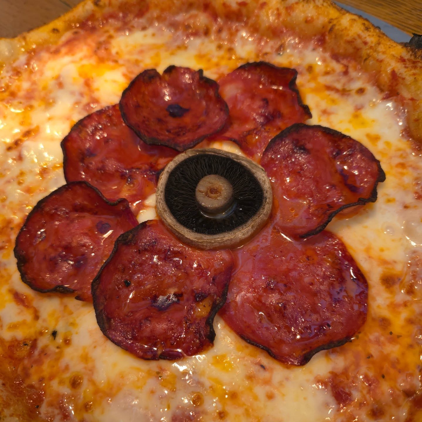 🍕 Mam! Ah’m ’ere 🍕
Today we pause for a moment of kindness and remembrance ❤️
We’ve made this special pizza for Remembrance Sunday, a small way to honour the brave and the fallen 🌹
At the going down of the sun and in the morning, we will remember them
#LestWeForget #RemembranceSunday #MamAhmEre #PizzaWithHeart 🍕❤️ #Hulleats #YorkshirePizza