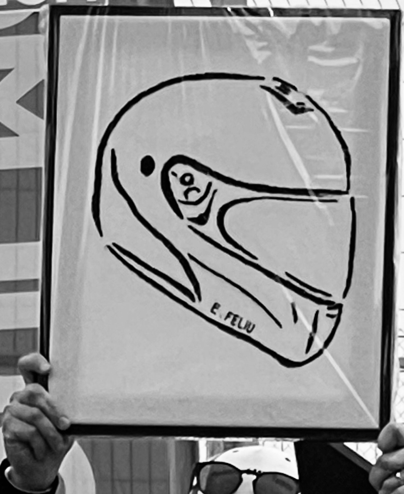 Precioso regalo para este piloto de carreras de autos, un casco con su nombre.
Nuestros cuadros son personalizados, para que cada cliente tenga una obra única como su historia , una pieza que refleje su identidad y estilo.
#linonegro_home #deco #decohome #decoraciondeinteriores #decoración #home #decohogar #casco #carrerasdeautos