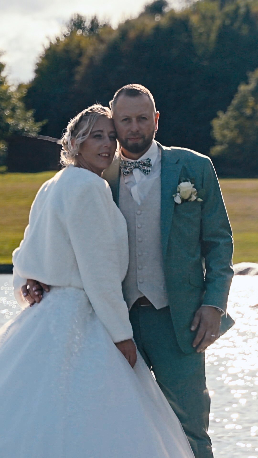 Longtemps, j’ai voulu éviter le format du teaser de mariage — je ne trouvais pas le temps d’en créer. Mais finalement, c’est devenu un passage obligé.
Un format plus court, plus intense, qui me permet de tirer le nectar le plus pur d’une journée de mariage 🍯 un condensé d’émotions, de rires et de moments forts, qui fait patienter les mariés (et les invités 😄) avant le film complet.
J’ai adoré filmer le mariage d’Amandine & François.
Deux personnes simples, entourées de proches sincères, des bons vivants comme on les aime. Une journée pleine de rires, d’émotions et de moments vrais ❤️
#wedding #weddingteaser #mariage #weddingday #caudry