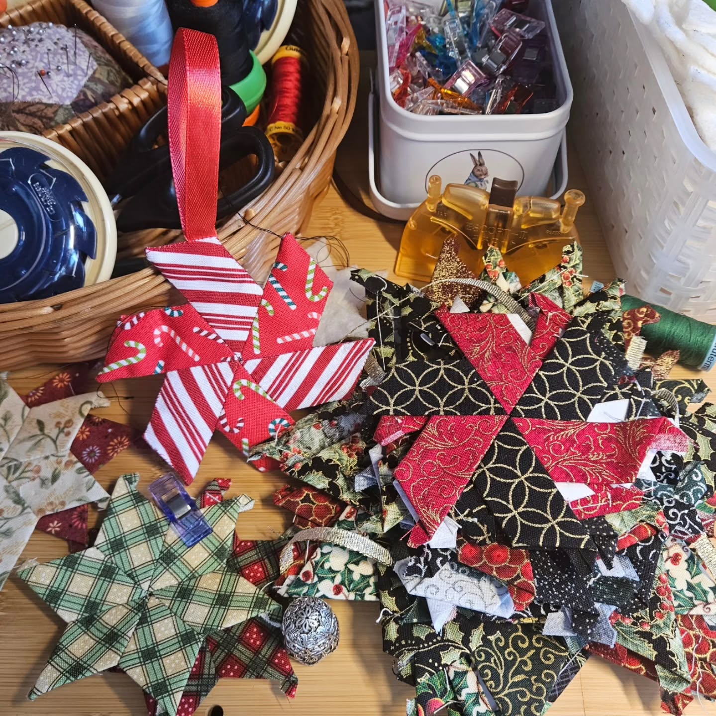 Back to work on ornaments today! I have a new event on the calendar where ornaments will be one of my main featured items, and I still have some special requests to fill. Good thing I'm in love with this fabric! 😍
.
#ornamentsfordays #christmasornaments #christmasfabric #ornaments #eppornaments #englishpaperpiecing #handsewing #handquilting #handpiecing #fiberartist #fiberartistsofinstagram #quiltersofinstagram #quiltsagram #smallbusiness #horsenroundfiberstudio #womanownedbusiness #notenoughhoursinaday #sustainabledecor #handmadedecor #heirloomgifts #heirloom