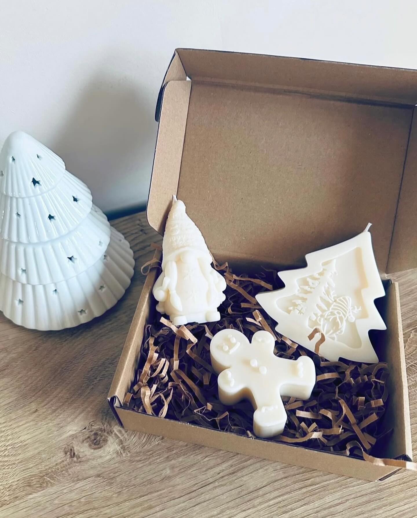 Naked Scents 2025 Christmas range ๐๐
๐ผ
Our Christmas range is now available on the website. With over 16 new festive scents, brand new wax melt burner designs, Christmas decor candles and festive mugs! There really is something for everyone โจThe perfect time to grab gifts for your loved ones or send a hint for a gift yourself ๐ Every order placed today also receives free shipping! ๐
๐ผ๐ค