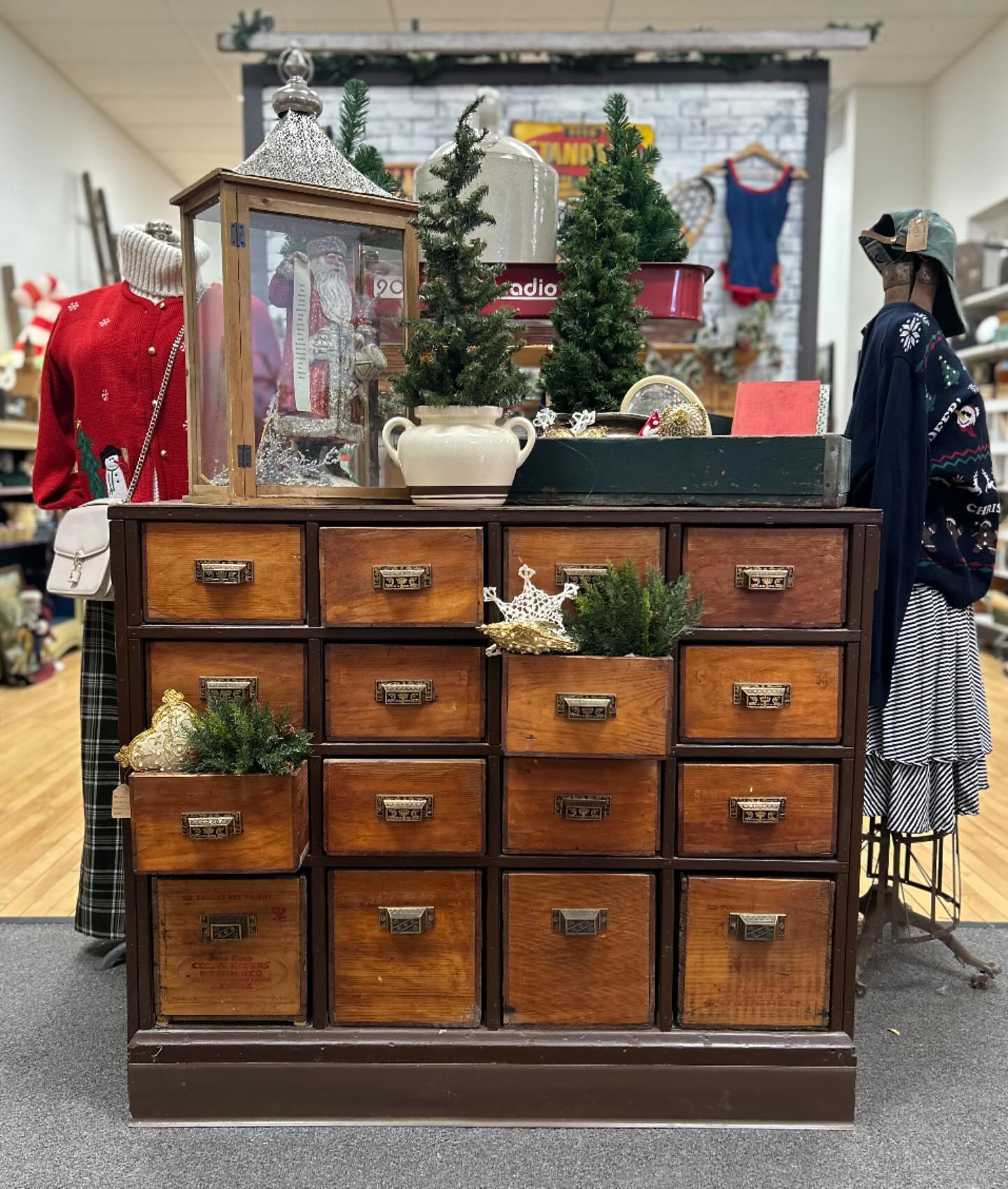 Warning: our shop just got even more amazing! We've added new treasures and we're open Thursday through Sunday. Come shop 'til you drop (your wallet, that is). From seasonal decor to furniture that'll make you go 'I need that'!