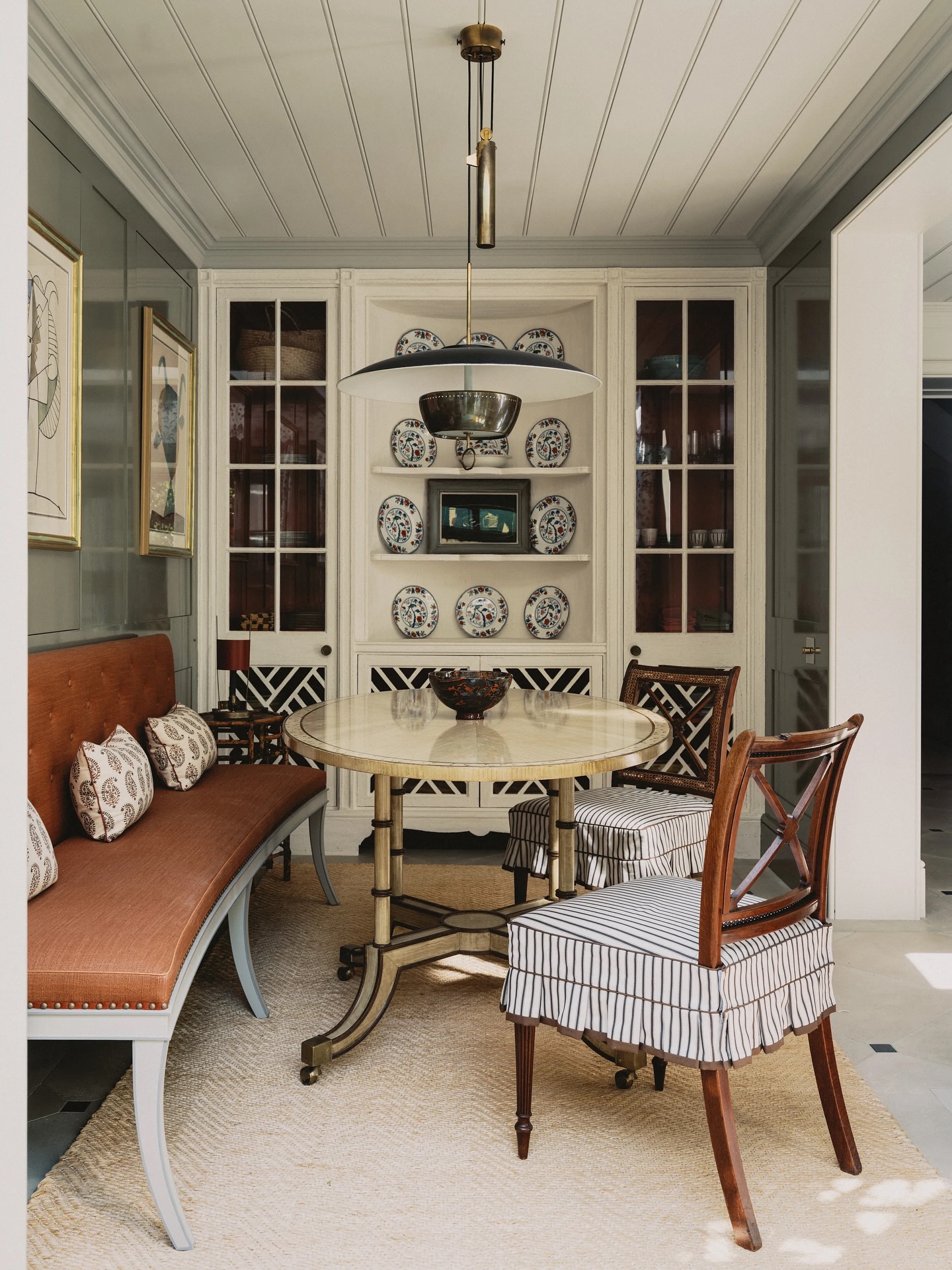 A little before and after. Isn’t it amazing what you can do with a garage?
Photographed by @mark_anthony_fox for House & Garden