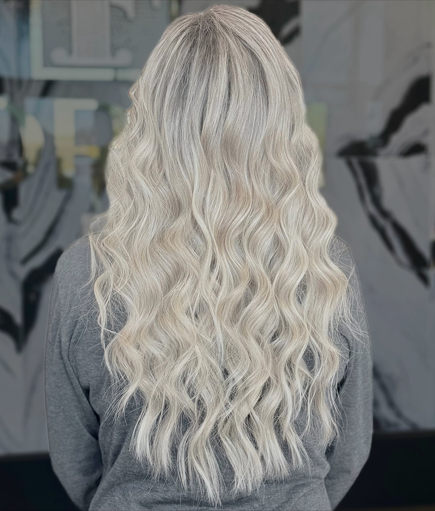 From dull to dreamy ❄️✨
This transformation proves that healthy, bright blonde can exists…it just takes the right hands, the right tone, and the right technique.
This icy blonde moment is giving luxury, longevity, and that signature DNS polish.
Each section was carefully lifted, toned, and perfected for seamless brightness from root to ends… finished with soft, lived in waves for that effortless glow.
✨ Extensions: Custom handtied wefts
🎨 Color: Bright dimensional icy blonde
📍Dustyn Nathaniel Styling | League City, TX
•
•
•
#leaguecityblonde #leaguecityhairstylist #leaguecitytx #leaguecityhair #houstonhairextensions #houstontexas #houstonhairstylist #houstonhair #dustynnathanielstyling #icyblonde #hairporn #hairgoals #luxurysalontx #texashairartist #sunkissedluxury #beauty #hairstylist #texashairstylist #lovehair