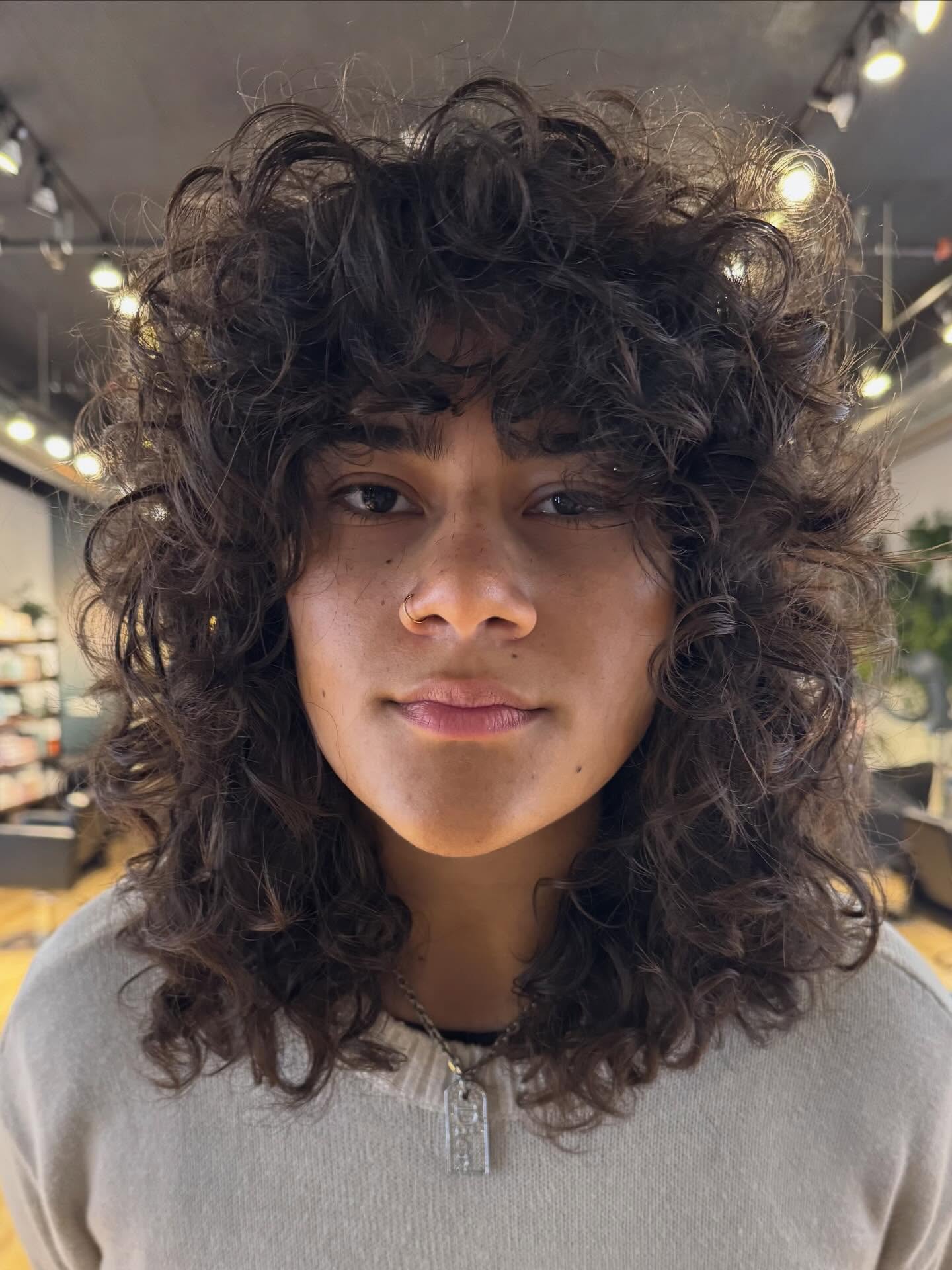 Hair by Caitlin @curlsbycaitlin
#bostonqueerhair #bostonshag #bostonshaghaircut #bostonrazorcut #bostonalthair #bostonalternative #bostonsmallbusiness #jplocalfirst #jamaicaplainma #bostonjp #bostonwaves #bostoncurlystylist #bostoncurls