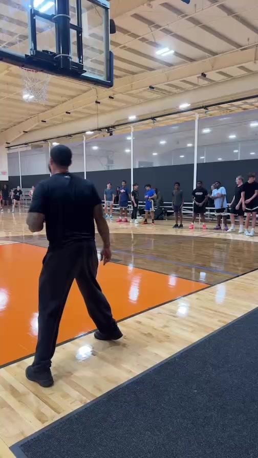 Not too late to sign up for Middle School and High School Ultimate Training at Dana Barros Basketball Club. 🏀