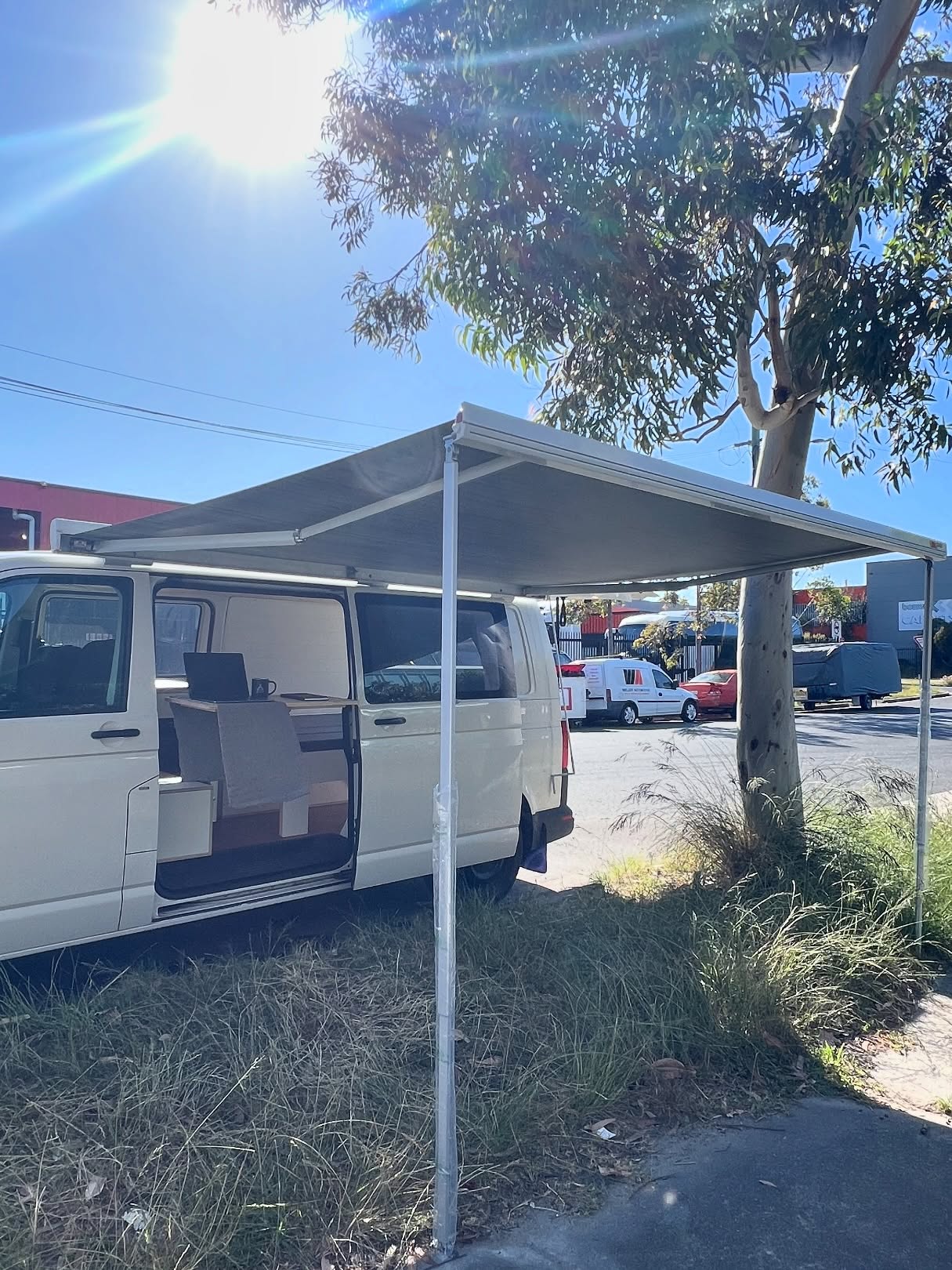 VW Transporter ✅
@fiamma__official
Interior
Surfbox kit
@dometic fridge
Double standing desk @lagunroadlife
#KataTransporter #vwTransporter #campervanvw