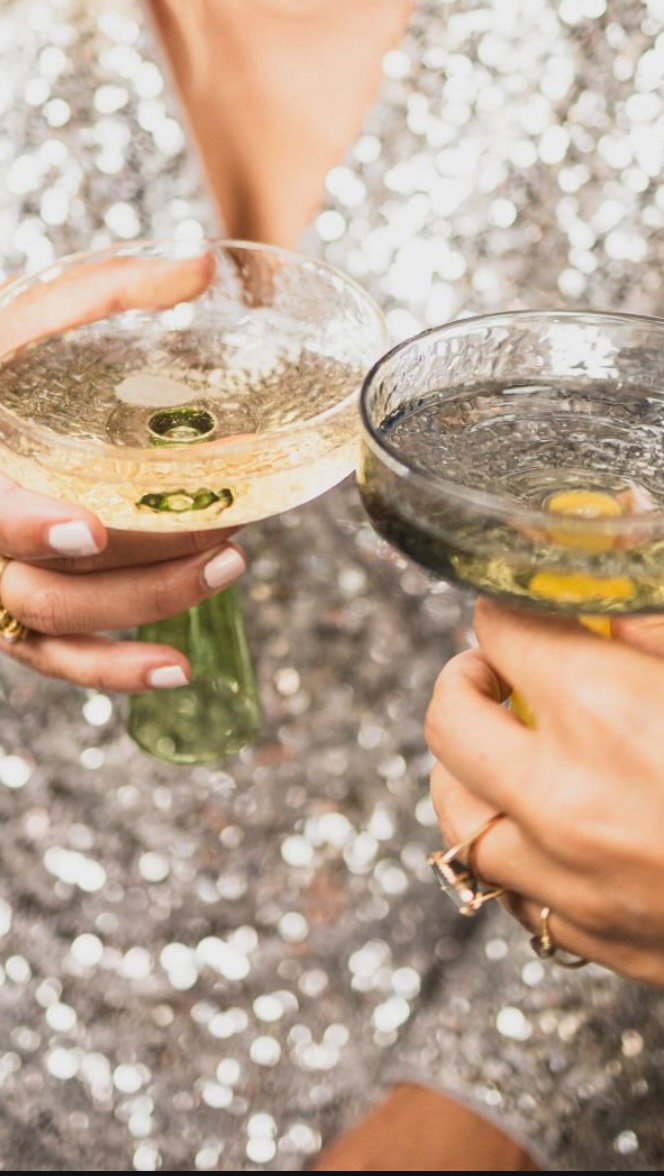 Set of 2 Champagne Coupe Claude. A little sparkle to your next toast 🥂🍾
20% OFF now ✨