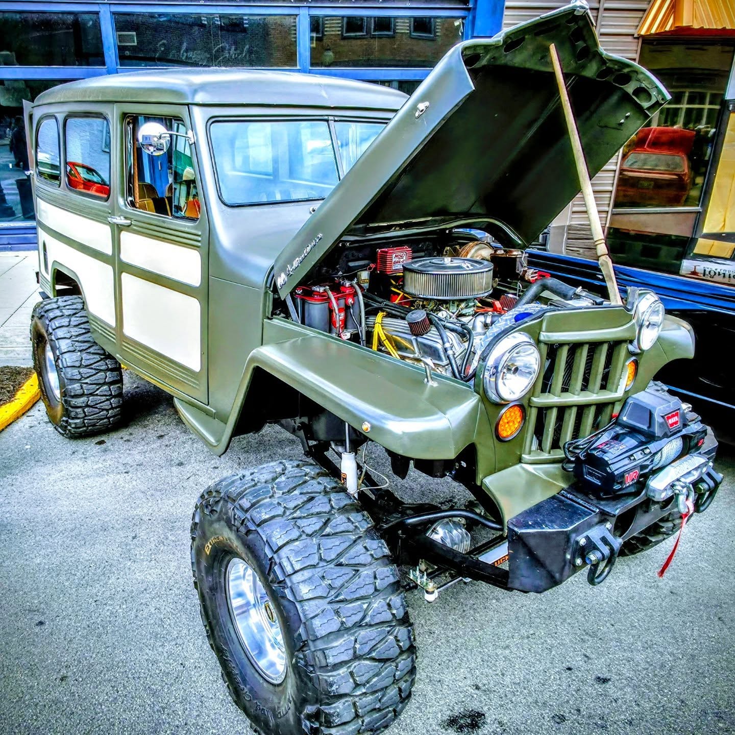 Check out this beast spotted at Somernites Cruise! đȘ This custom-built Willys Jeep Wagon takes classic style to new heights â literally â with a massive lift kit and aggressive off-road tires that make it ready for any terrain. Under the hood, a modern V8 swap gives it the power it always deserved, turning this vintage utility icon into a street (and trail) legend. A perfect blend of rugged heritage and modern muscle.
#WillysJeep #JeepLife #OffRoadClassic #Somernites #Cartucky #LiftedLife #V8Power