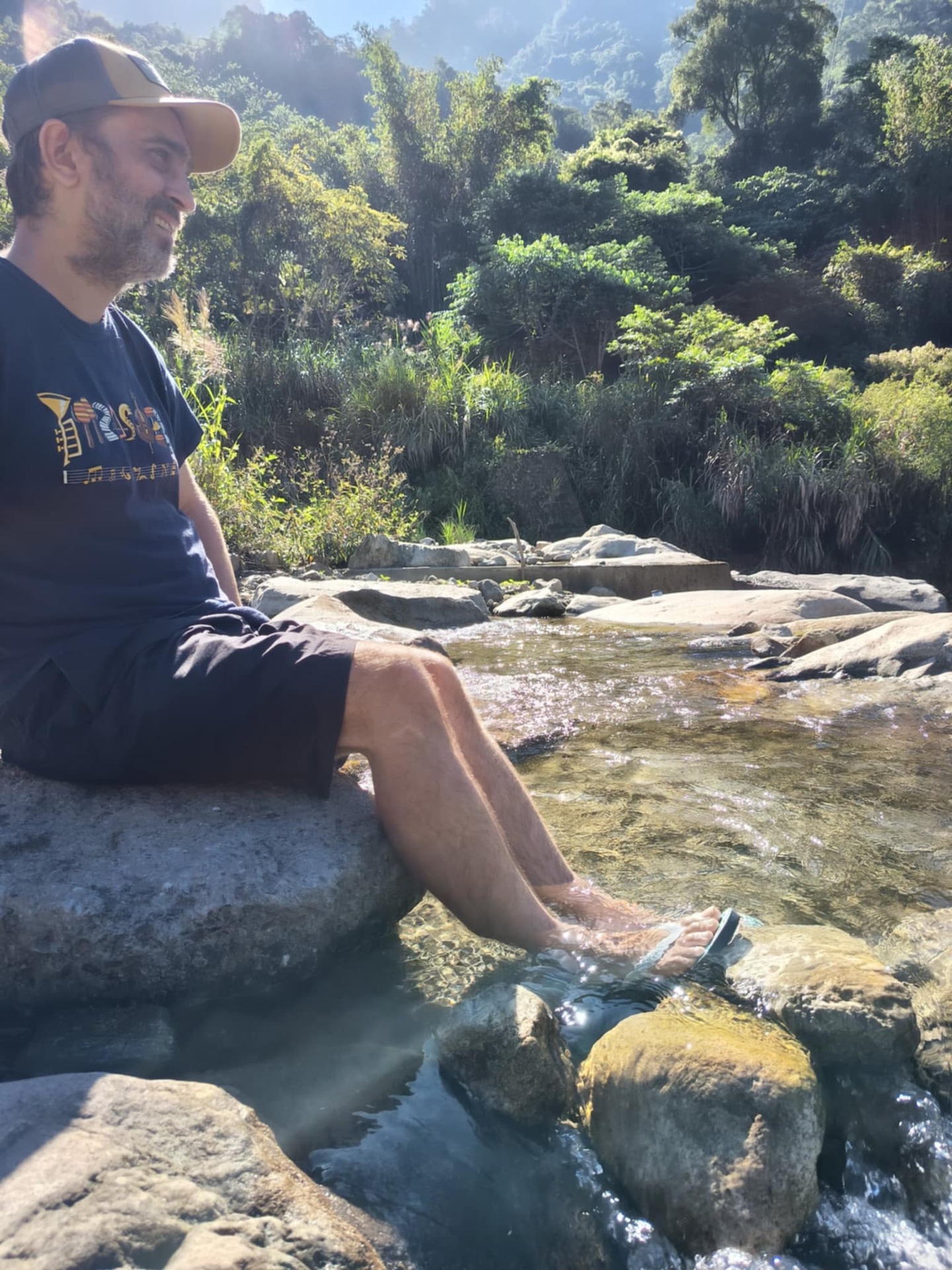 Riverside reset powered by Subs, where the trail ends and the chill begins.
#subs #recycled #jandals #flipflops #riverside #mountaintrail #reset #chillax #subsfootwear