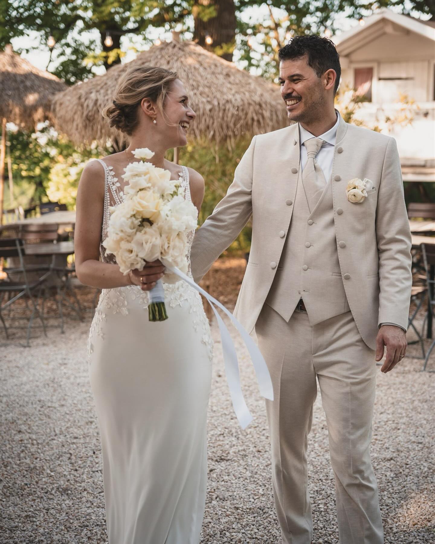 R & L 🫶🏼
.
Diese wunderschöne Hochzeit durfte ich im Mai diesen Jahres auf der Heuchelberger Warte begleiten 😍
.
#wedding #photography #weddingphotographyinspiration #weddinginspo #weddingdress #whitewedding #shooting #mannheim #heidelberg #couple #Hochzeit #hochzeitsfotograf