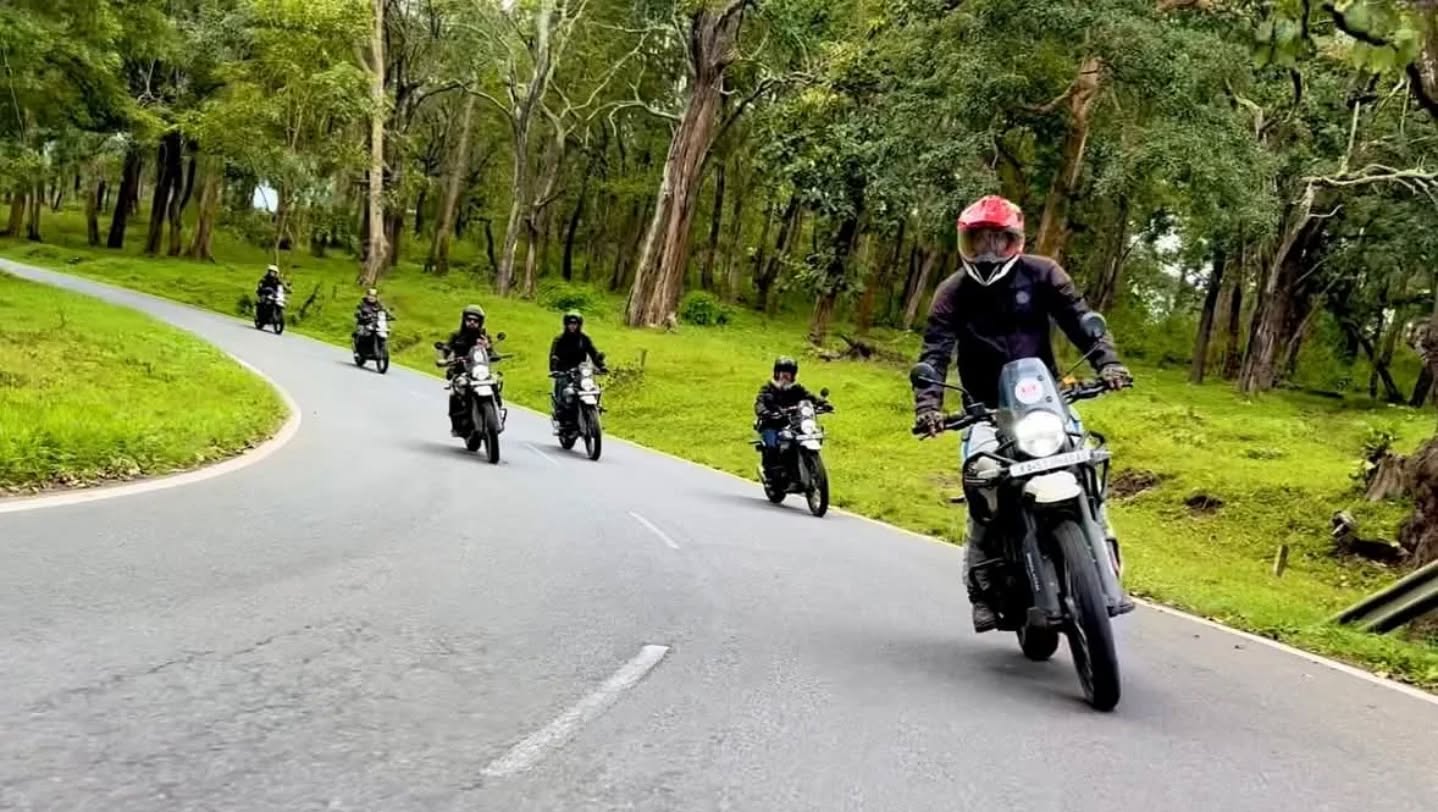 “A pack on wheels, chasing mountains and memories.
#LadakhRide
#RideToUmlingLa
#LadakhMotorcycleExpedition
#HimalayanRide
#MotorcycleTourIndia
#BikersOfIndia
#TwoWheelsOneLove
#RoadToLadakh
#HimalayanOdyssey
#AdventureOnWheels
#TravelIndia
#IncredibleIndia
#Wanderlust
#TravelGram
#ExploreMore
#SeeTheWorld
#TravelAddict
#AdventureTravel
#BucketListTrip
#OffbeatTravel
#Himalayas
#MountainsOfIndia
#HighAltitudeRider
#SnowPeaks
#DesertToSky
#NatureLovers
#LandscapePhotography
#WildRoads
#GoExplore
#NatureAddict