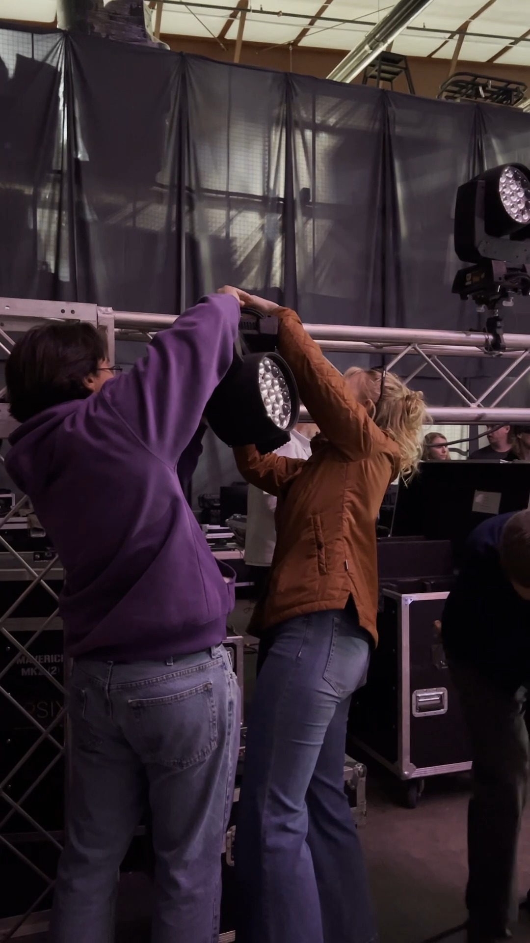 Class was in session — production style! ⚡️
We teamed up with Colorado Mountain College’s Advanced Lighting students for a deep dive into all things lighting: corporate setups, concert vibes, and live-stream looks.
Nothing beats hands-on learning with real gear and big ideas!
#SixProductions #LightingTraining #AVLife #EventProduction #LightingDesign #ConcertLighting #CorporateEvents #LightingDesign #StudioLighting