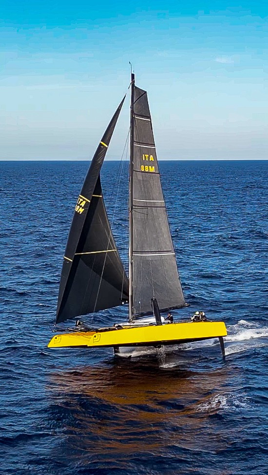 Rotate your phone to enjoy the shots 🤩📸
#foil #sail #saillife #foilsailing #fun #drone #fpv #falcon #ocean #sailracing #rolexmiddlesearace #dji #insta360