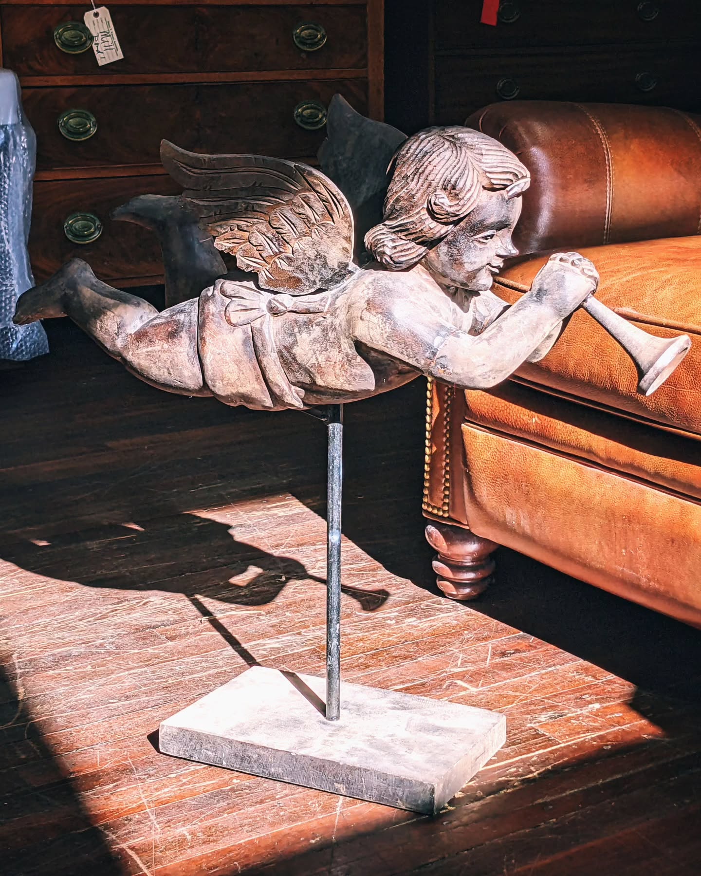 A very quick wing repair. Got a call late Friday afternoon about a cherub sculpture that needed repair before being delivered to DC on Tuesday. Mostly simple once I pulled a few nails out.
Like this cherub, I too played the trumpet once....poorly.
#furniturerestoration #woodenobject #furniturerestorer #woodencherub #cherubsculpture #restoredinbaltimore